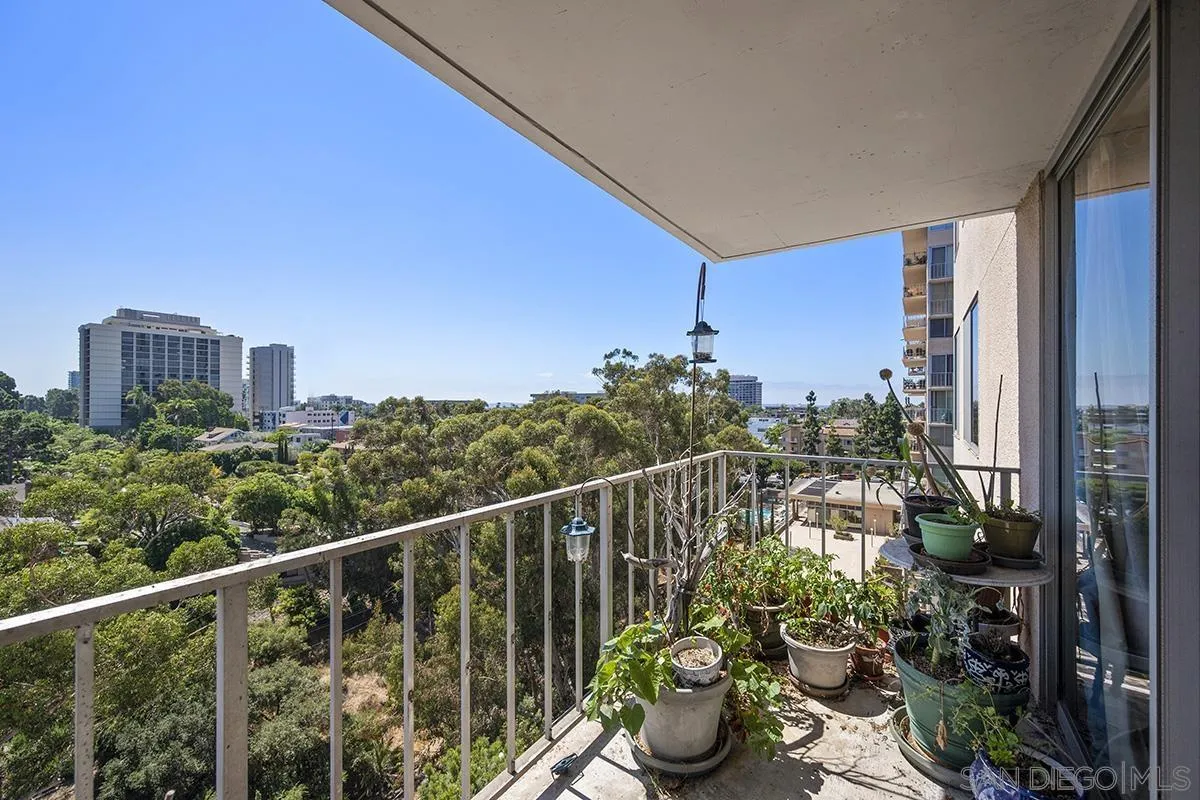 Photo #3: 240021966 Listing 