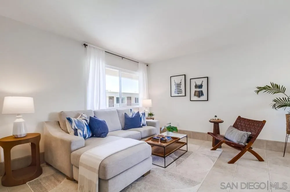 More Details about MLS # 240022113 : 4930 DEL MAR AVE 204
