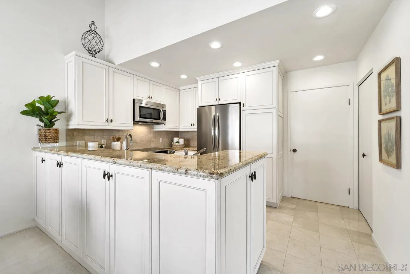 Photo #4: 240022129 Listing 