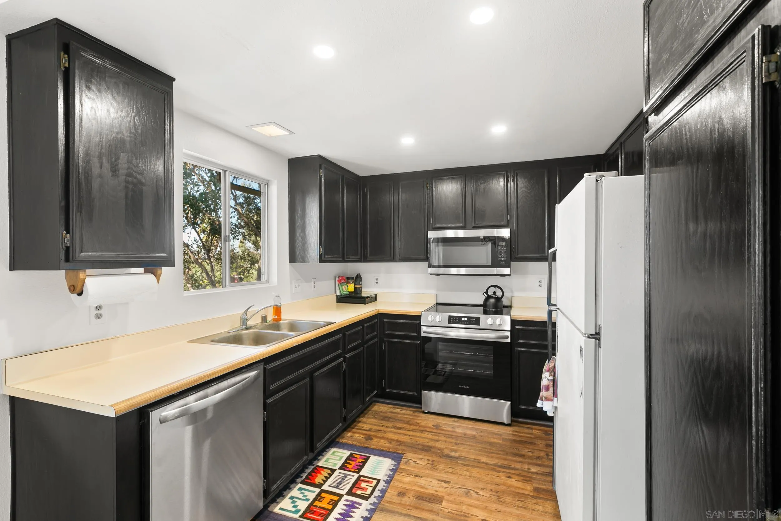 Photo #2: 240022195 Listing 