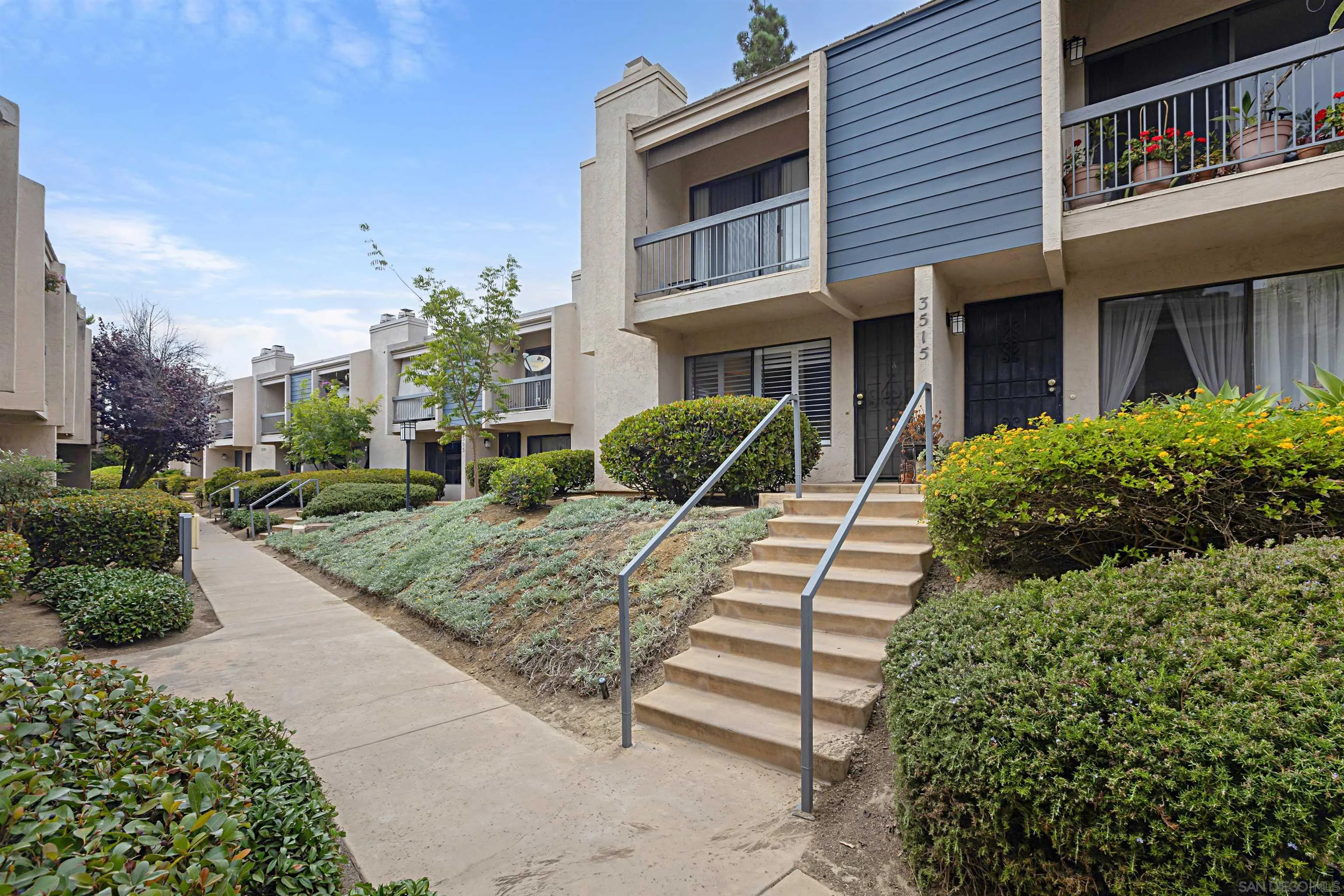 Photo #2: 240022336 Listing 