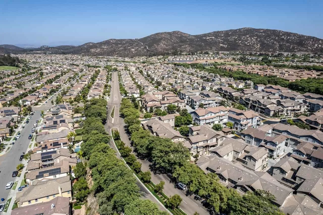 Photo #4: 240022340 Listing 