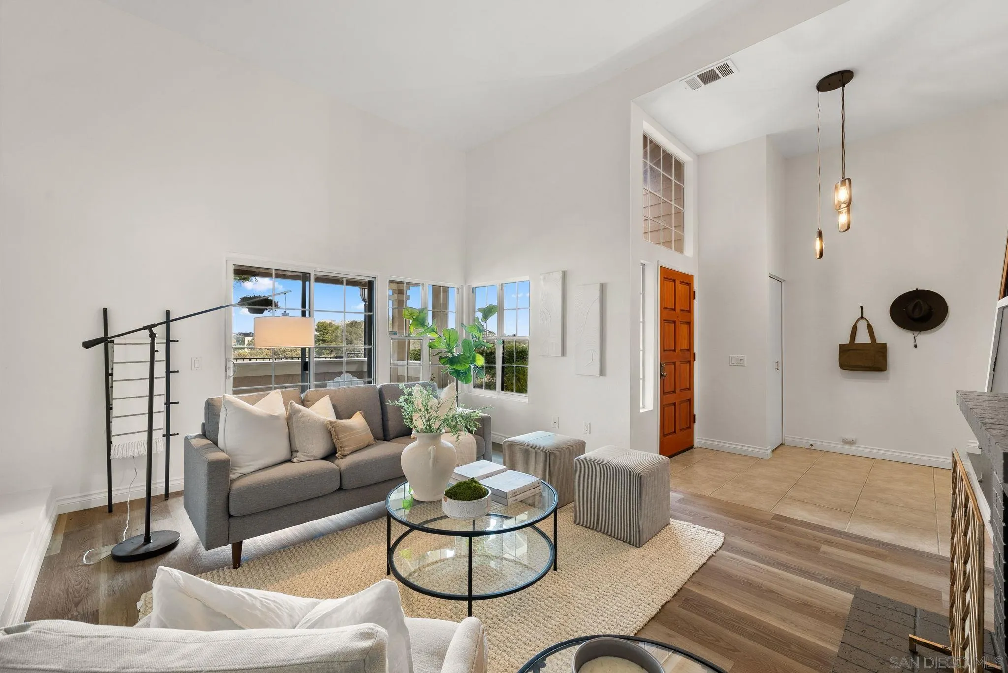 Photo #6: 240022443 Listing 