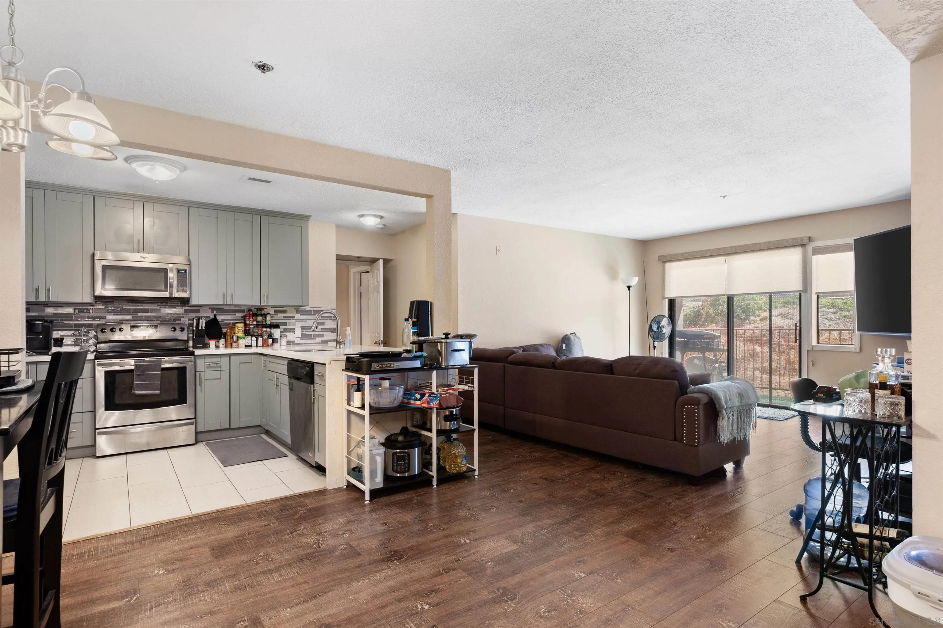 Photo #3: 240022458 Listing 
