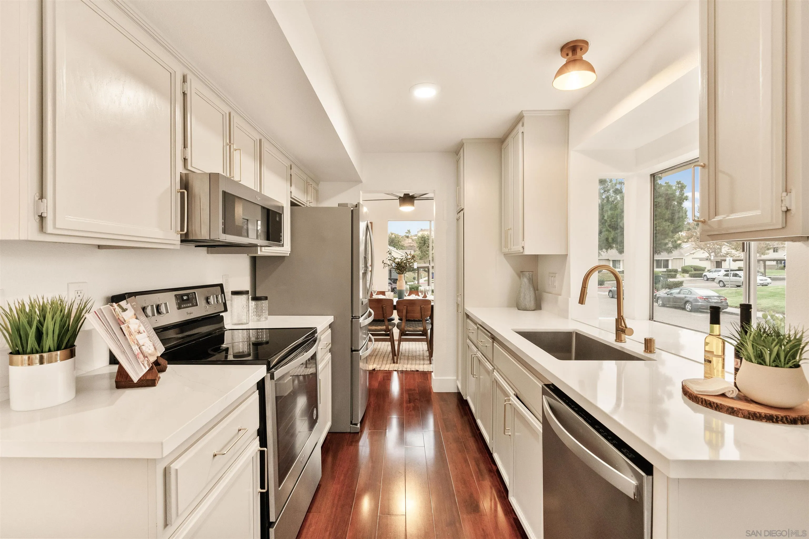 Photo #6: 240022470 Listing 