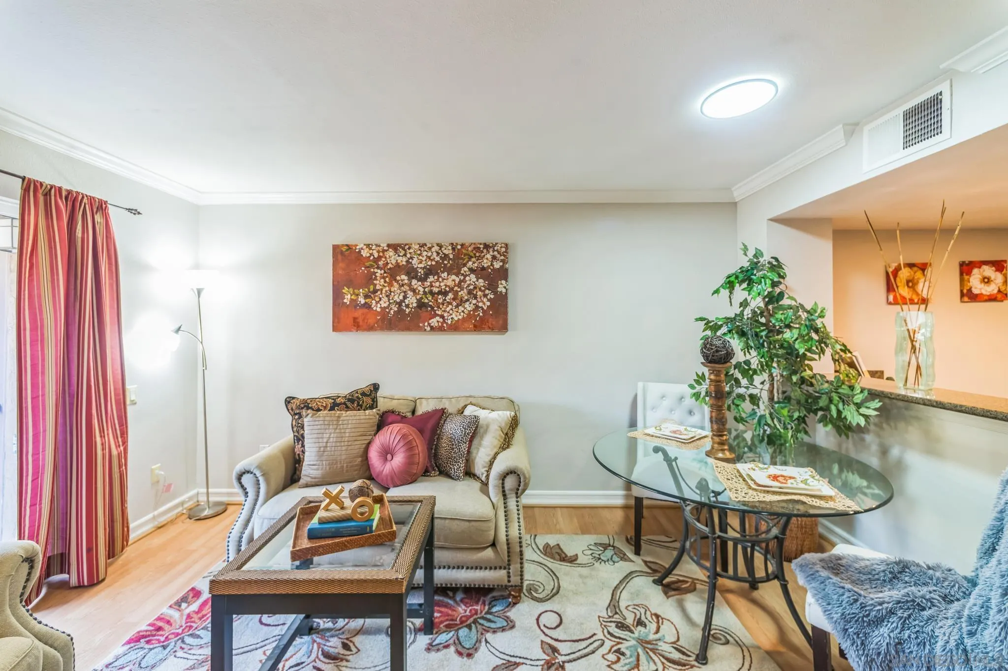 Photo #5: 240022653 Listing 