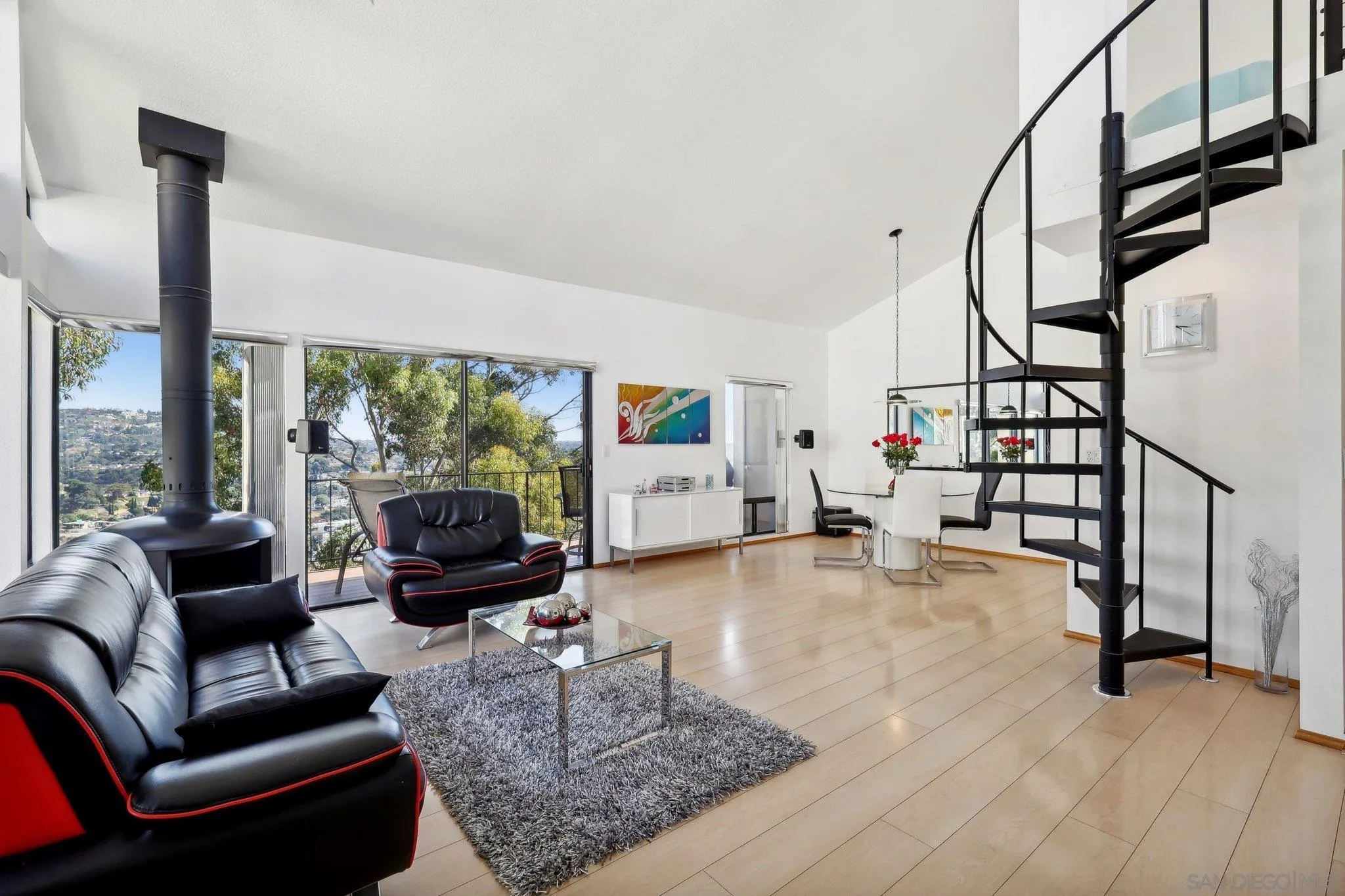 Photo #5: 240022729 Listing 