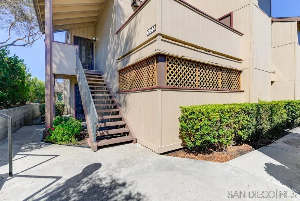 Photo #2: 240022806 Listing 