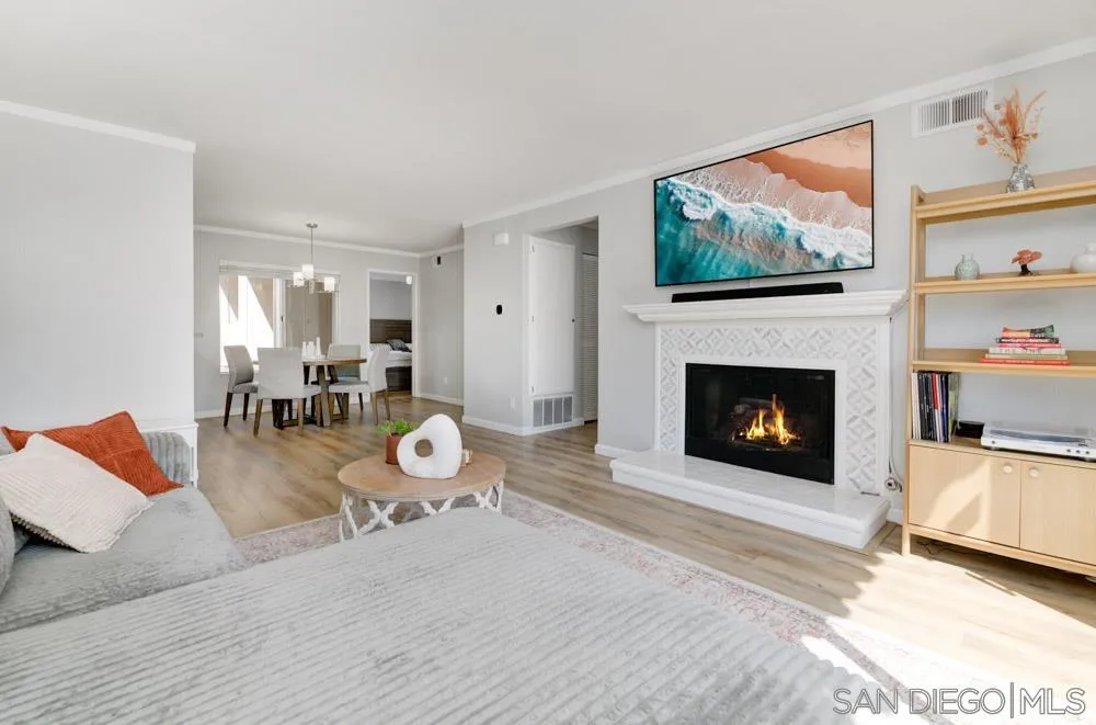 Photo #5: 240022806 Listing 