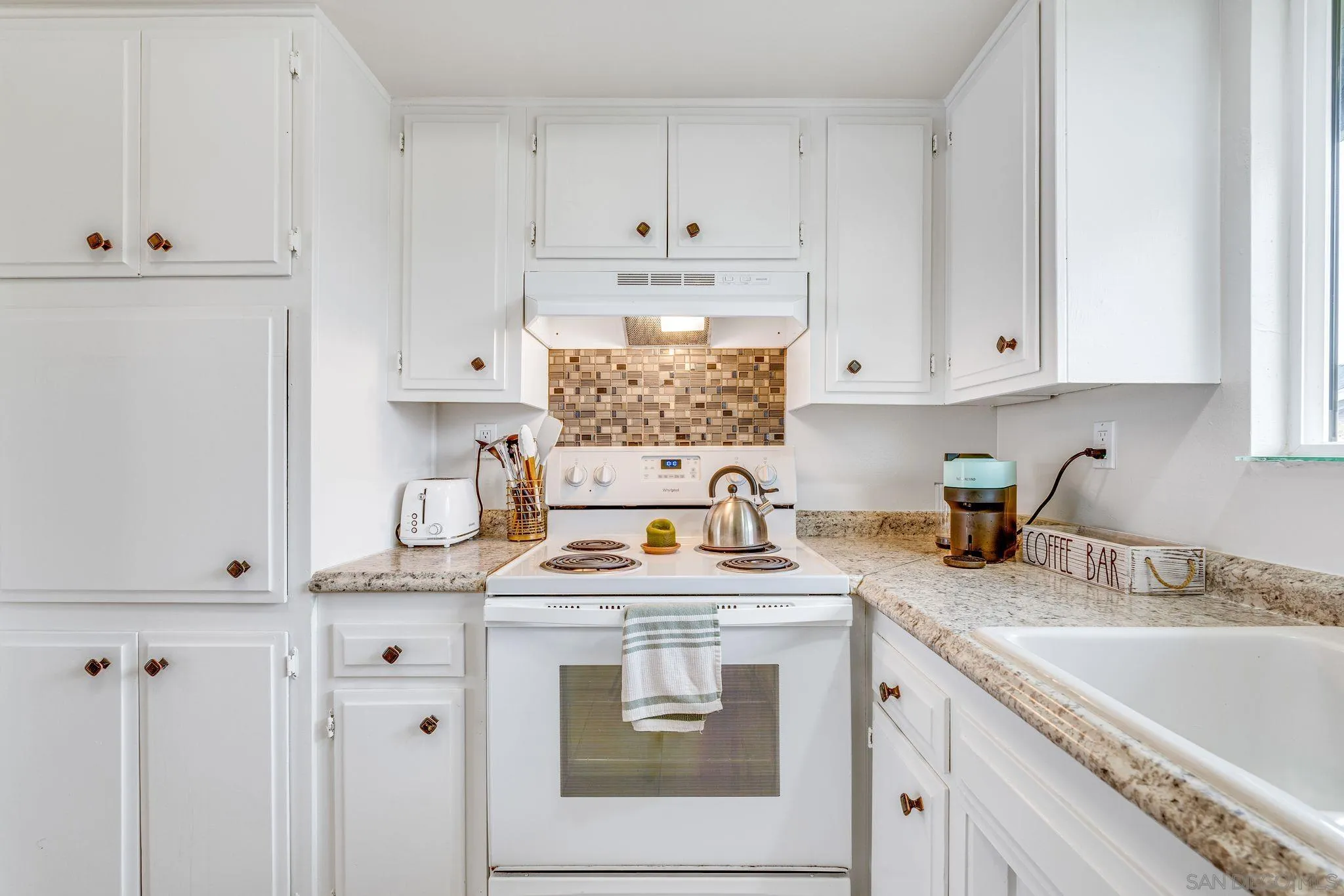 Photo #5: 240022814 Listing 