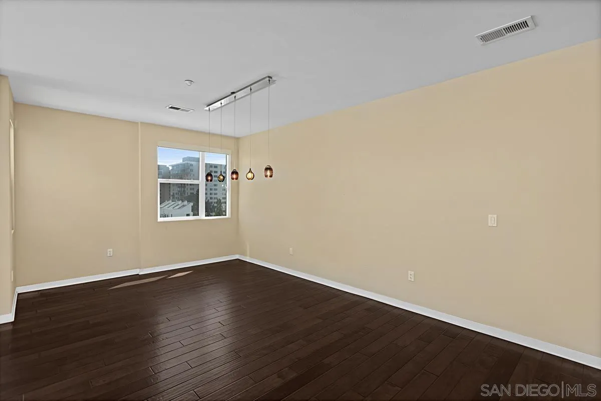 Photo #6: 240022898 Listing 