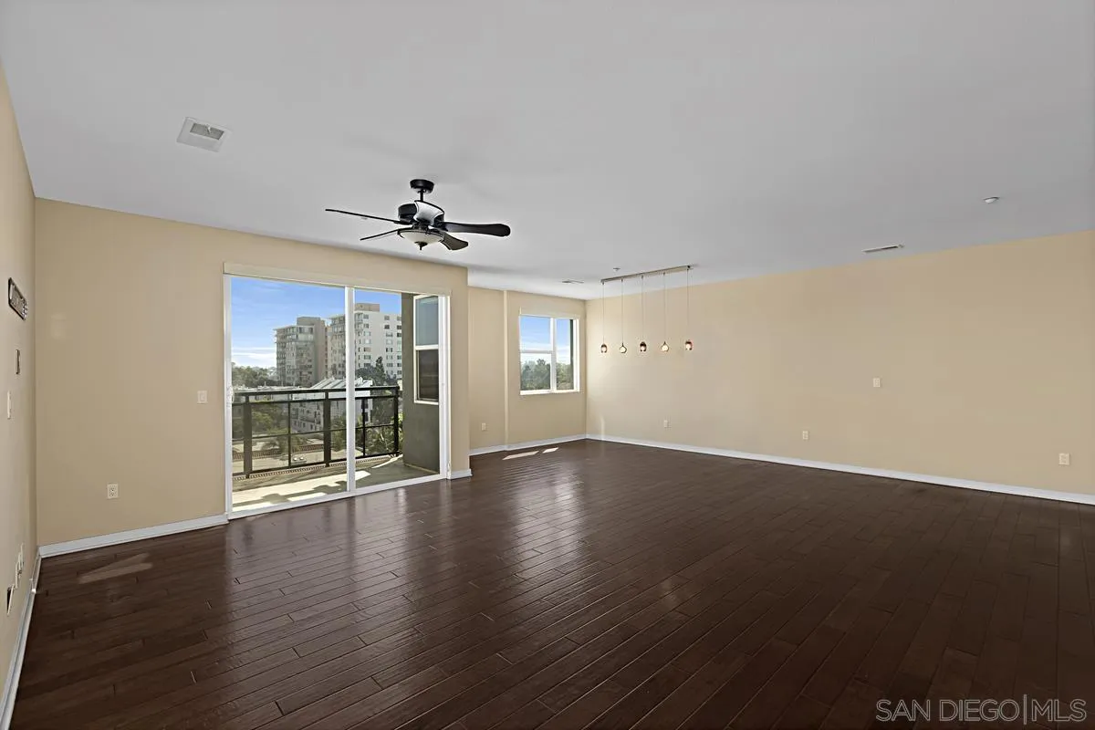 Photo #5: 240022898 Listing 