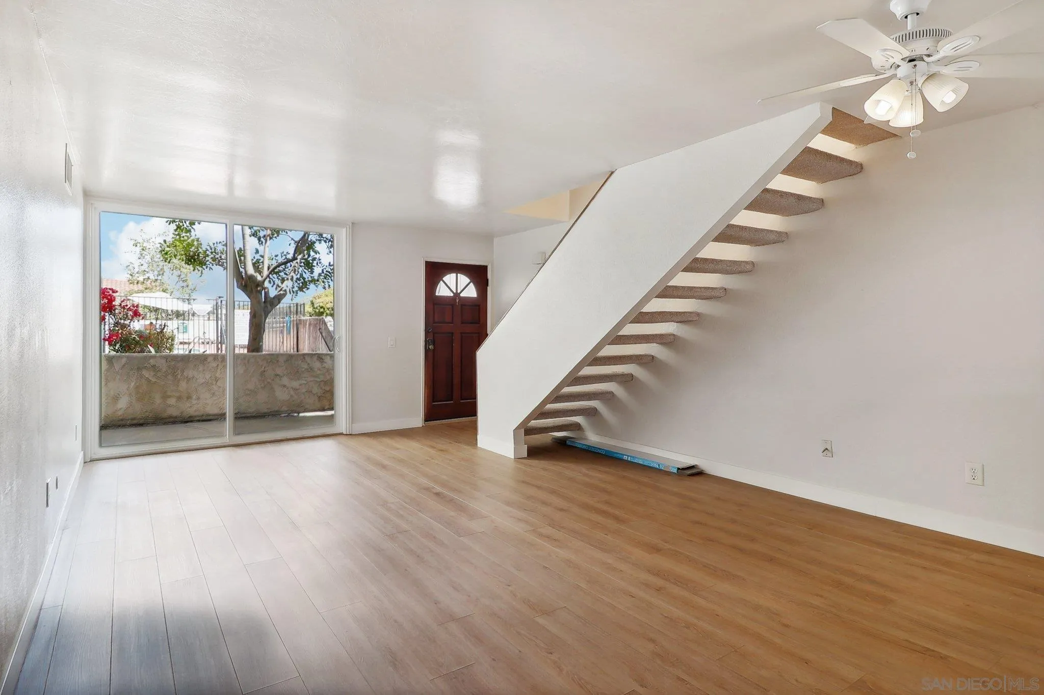 Photo #3: 240022921 Listing 