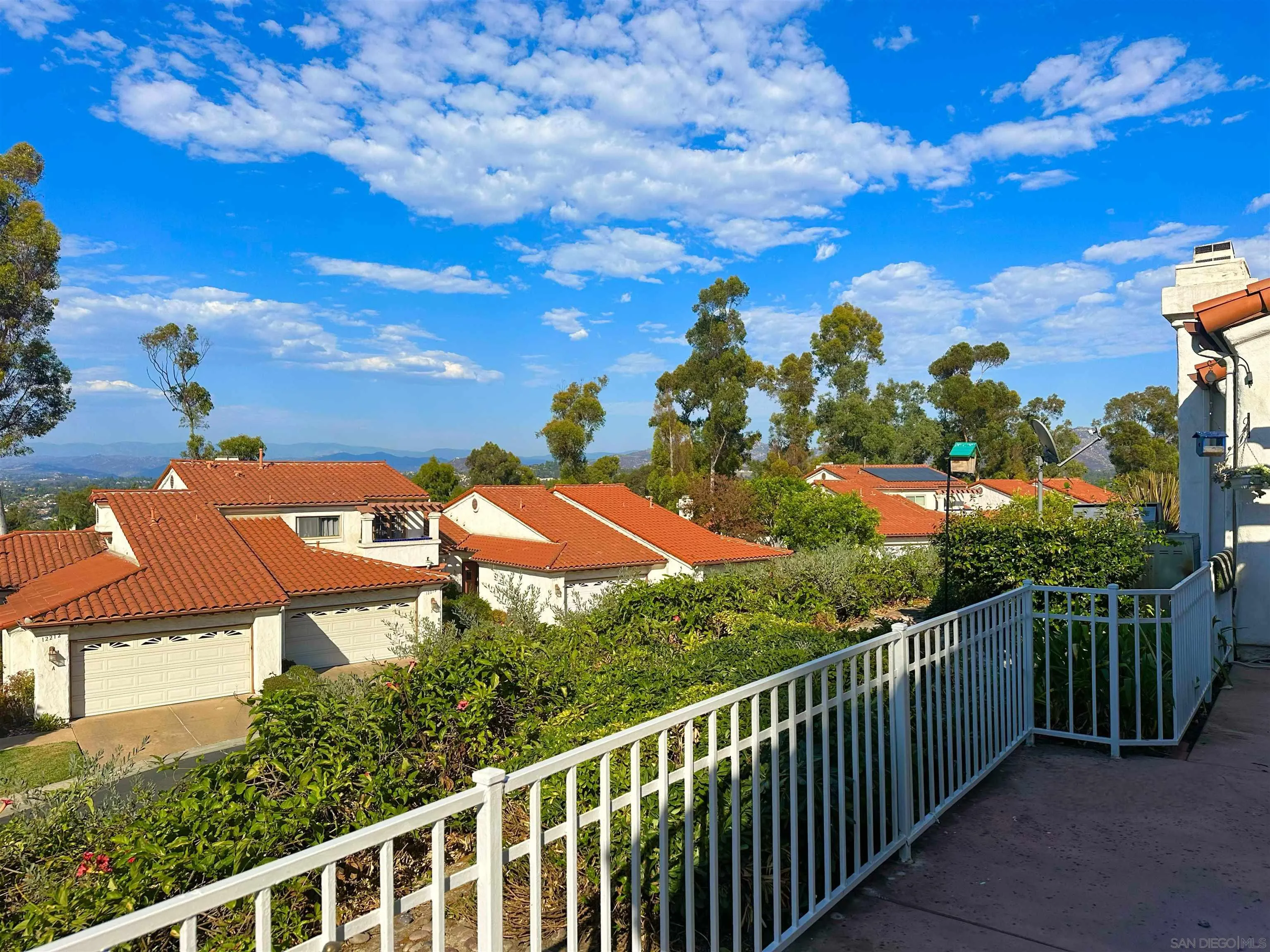 Photo #3: 240022981 Listing 