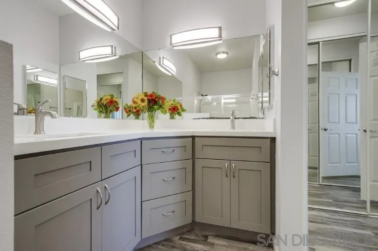 Photo #5: 240023009 Listing 