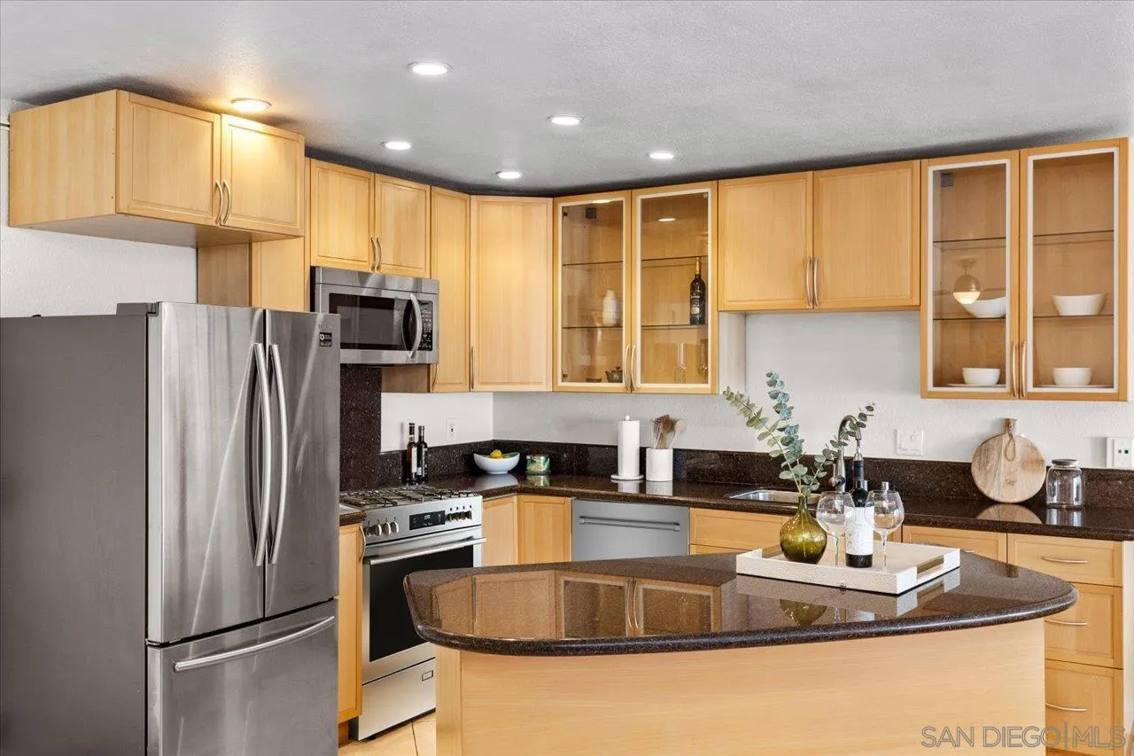 Photo #4: 240023095 Listing 