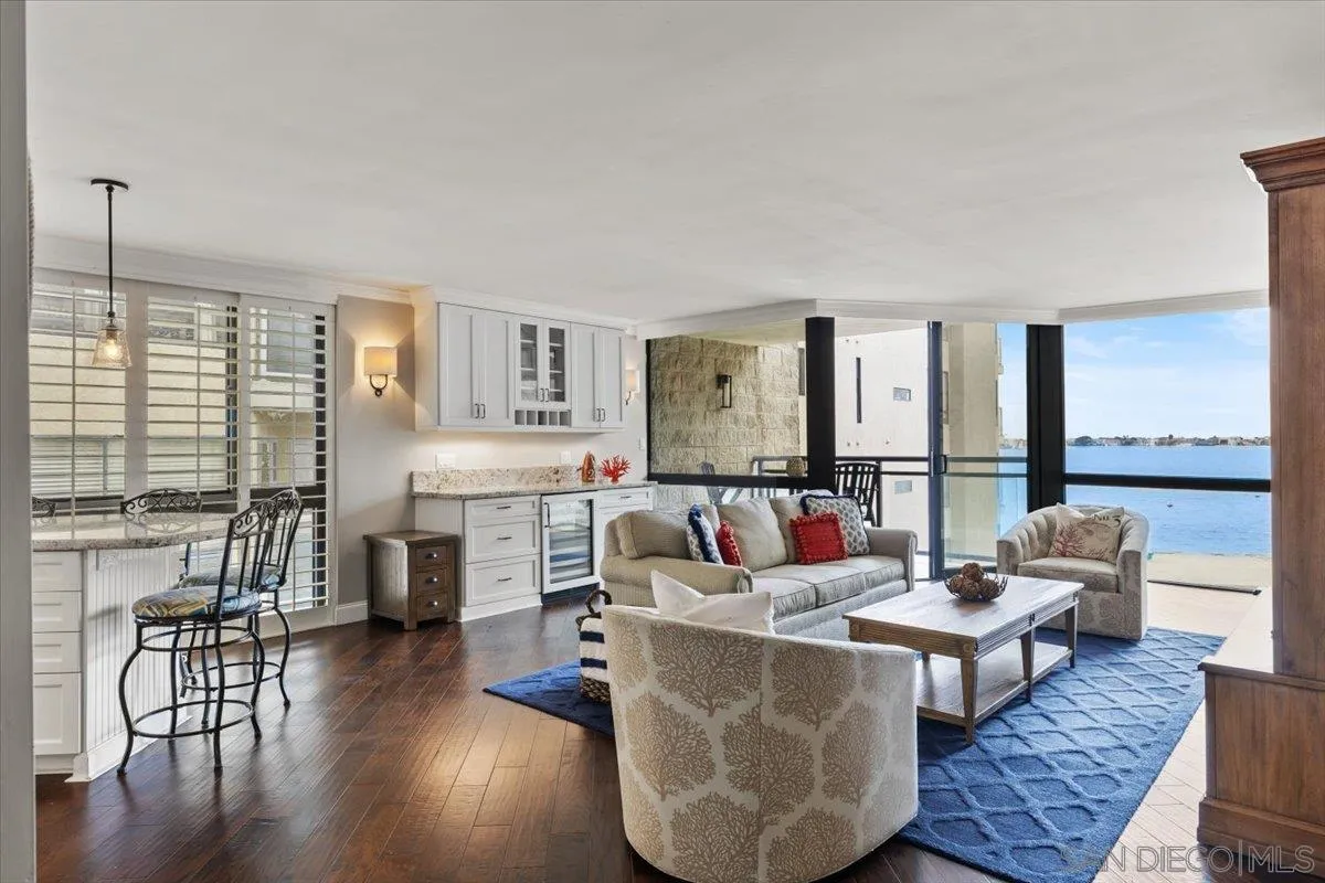More Details about MLS # 240023145 : 3916 RIVIERA DR UNIT 409