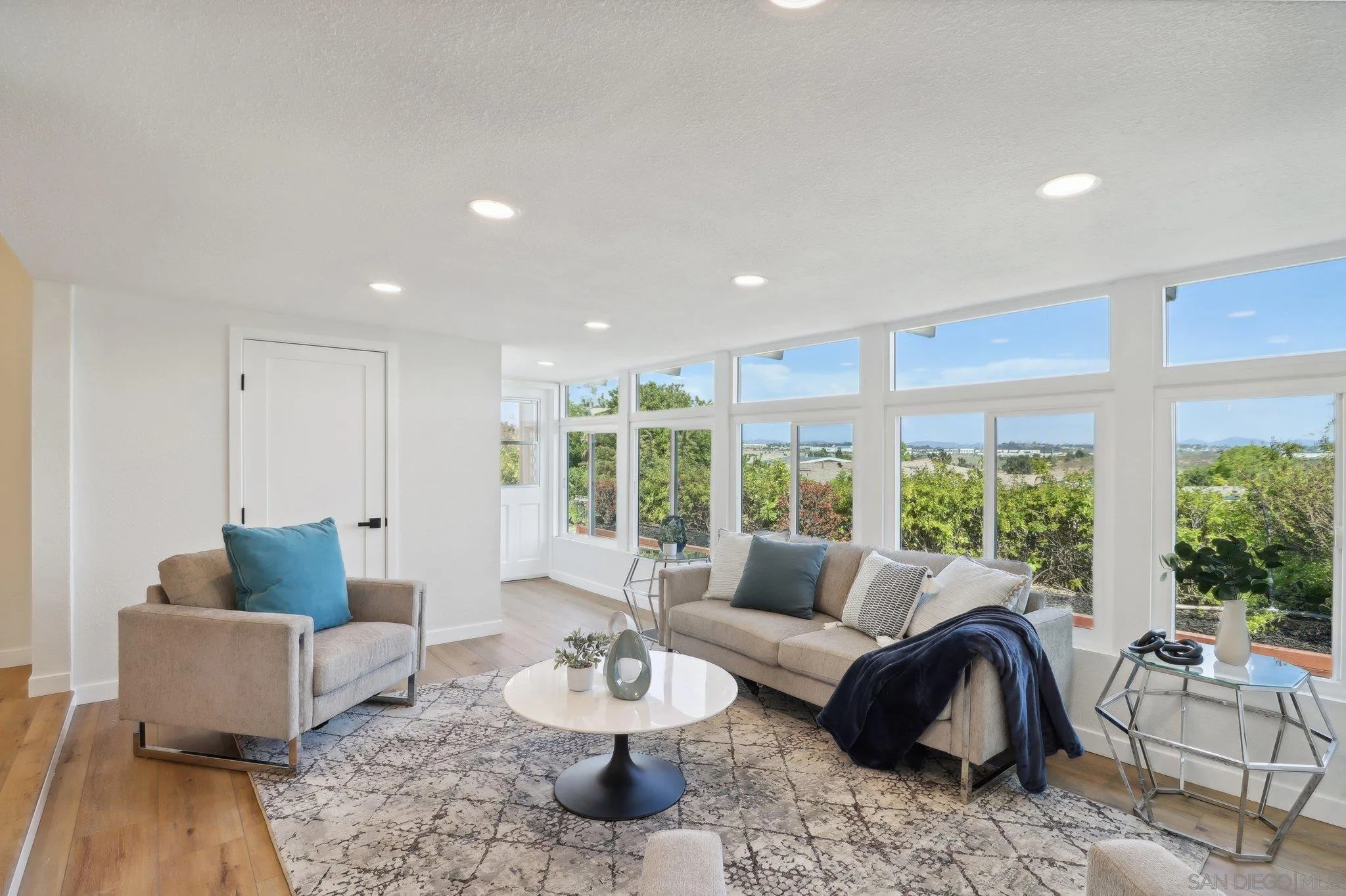 Photo #4: 240023156 Listing 
