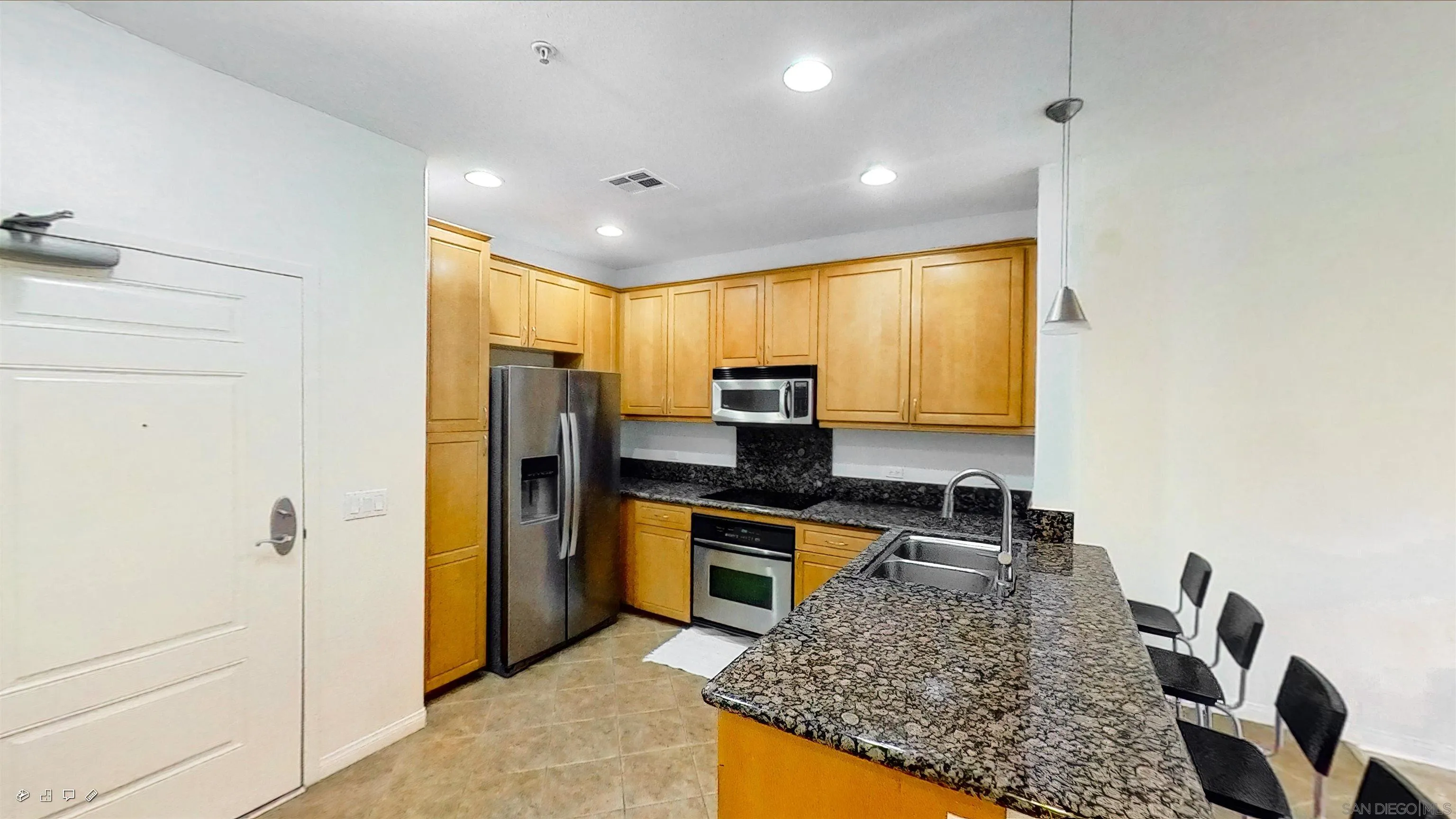 Photo #3: 240023270 Listing 