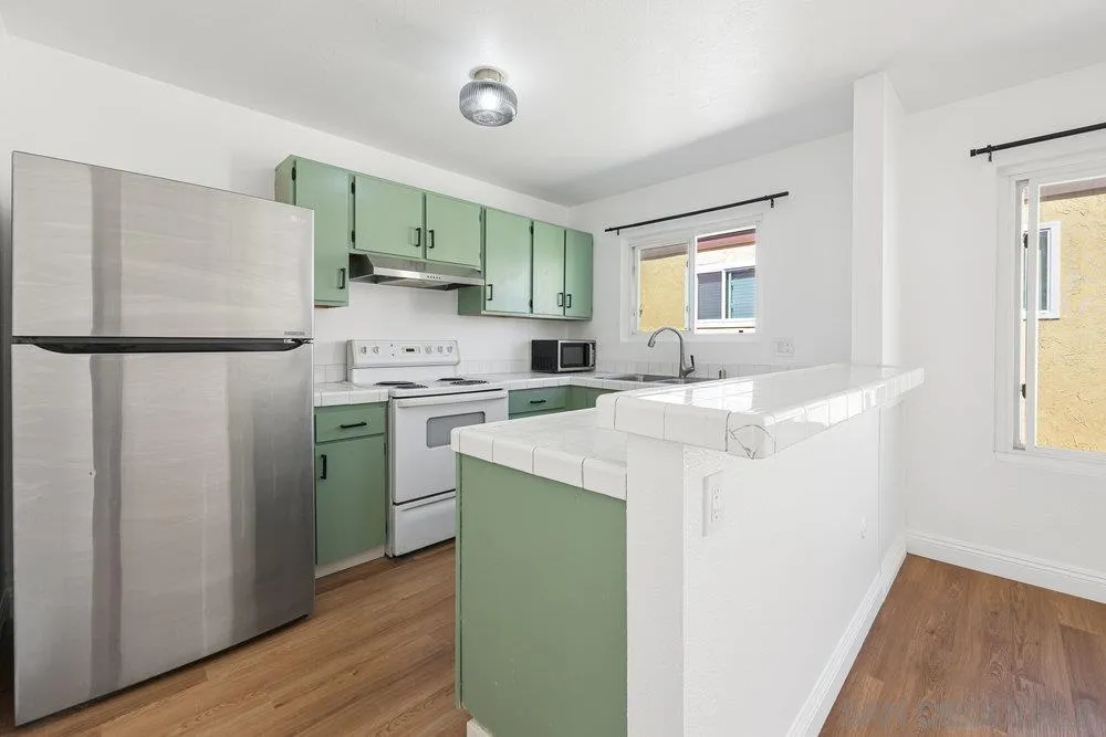 Photo #4: 240023343 Listing 