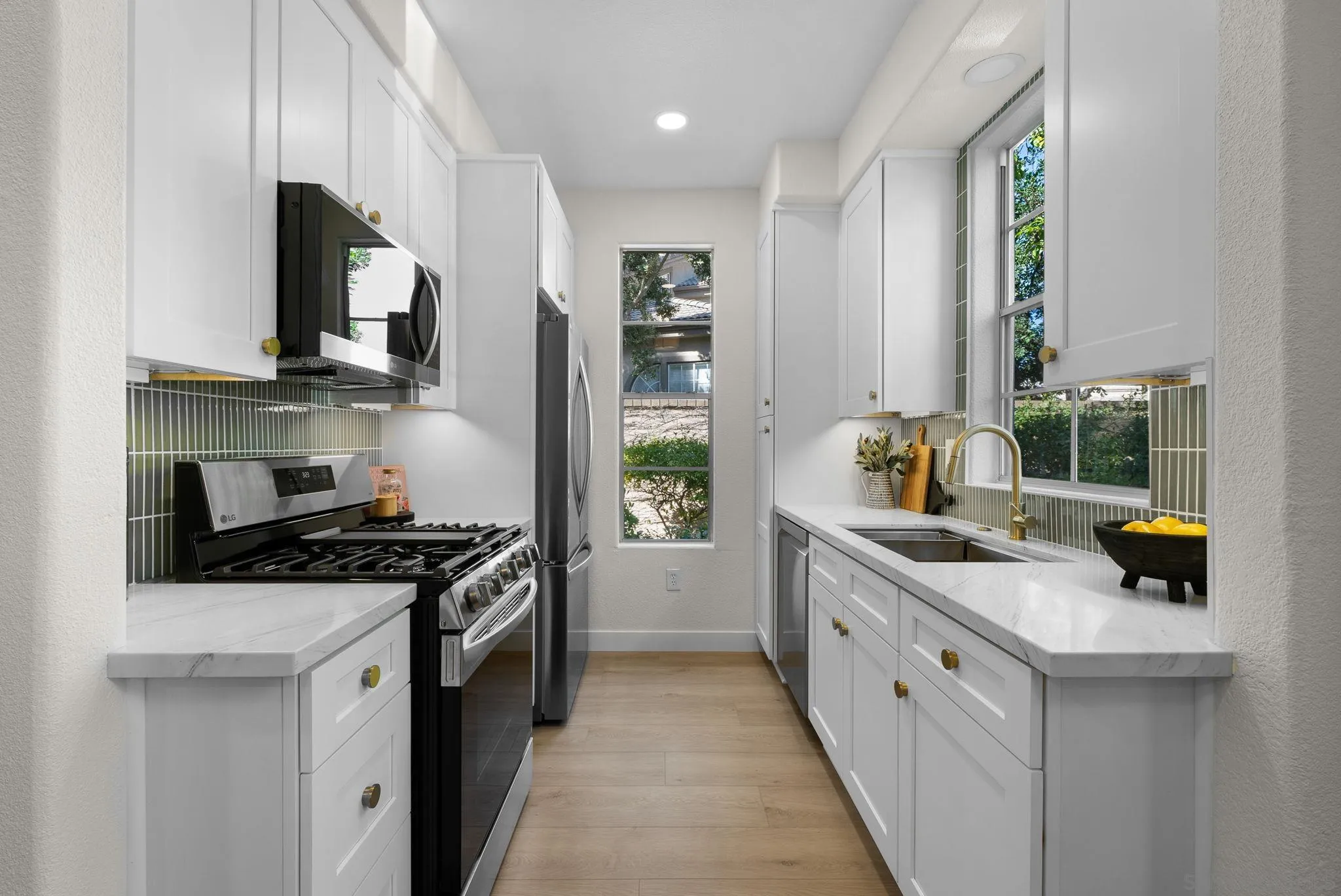 Photo #3: 240023348 Listing 