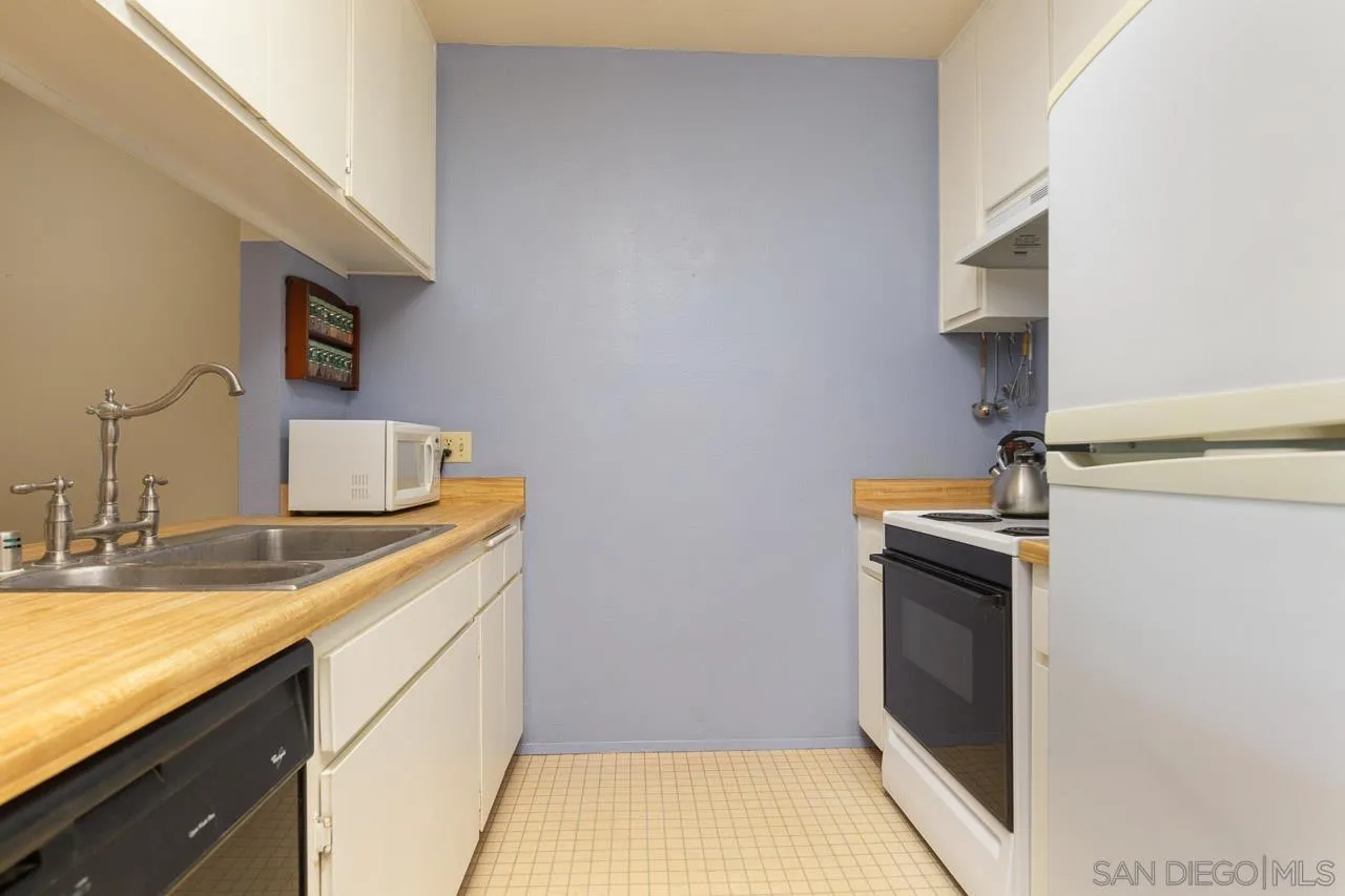 Photo #4: 240023359 Listing 