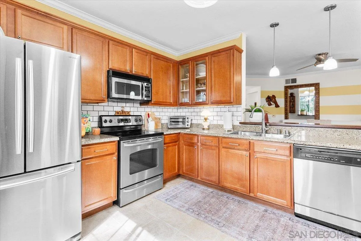 Photo #6: 240023373 Listing 