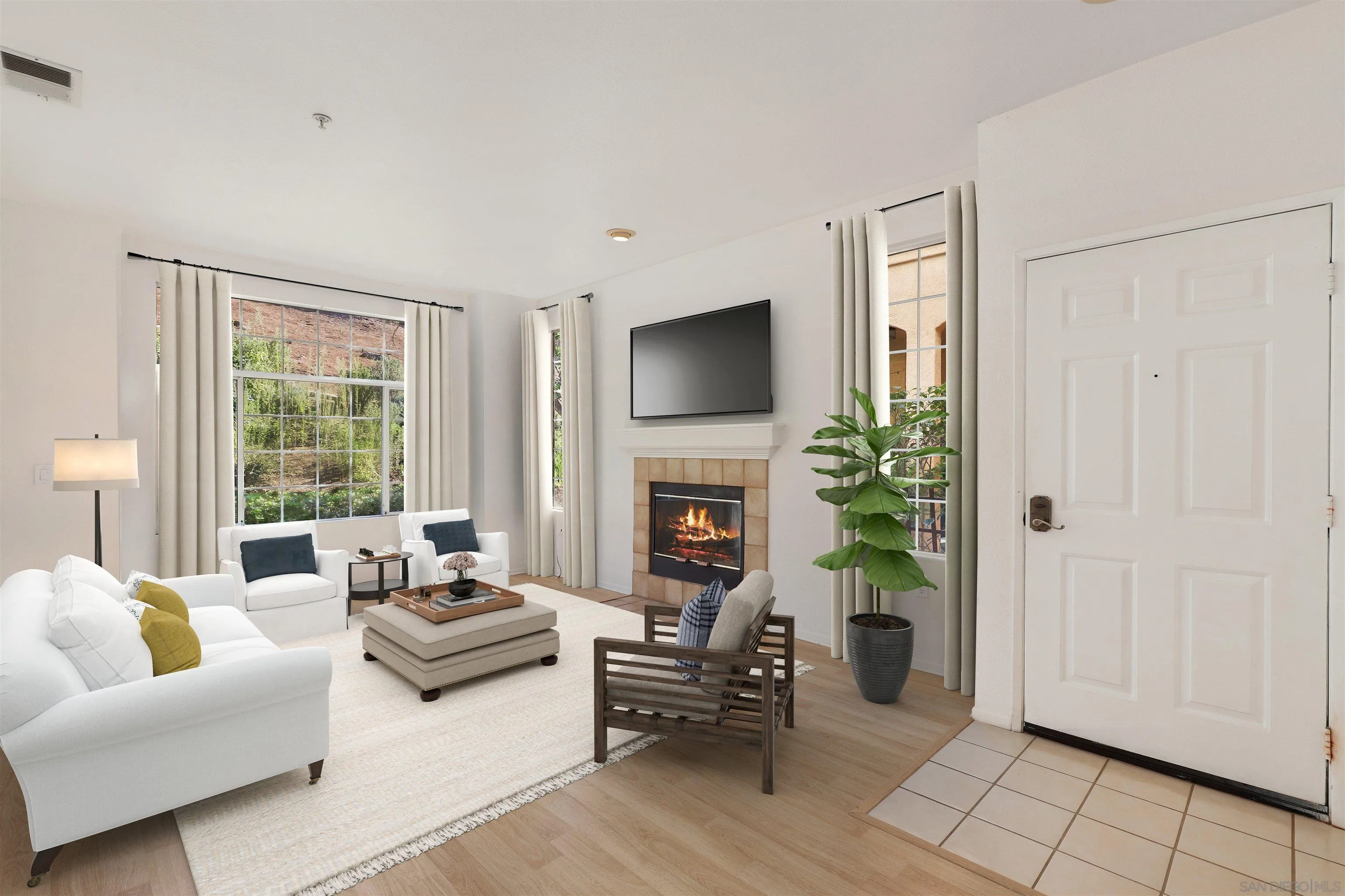 Photo #2: 240023503 Listing 