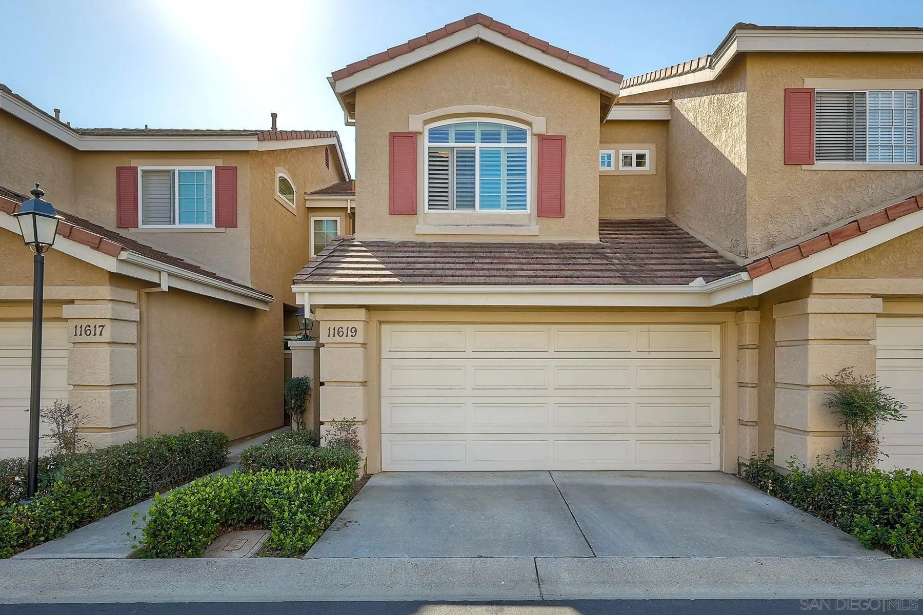 Photo #2: 240023537 Listing 