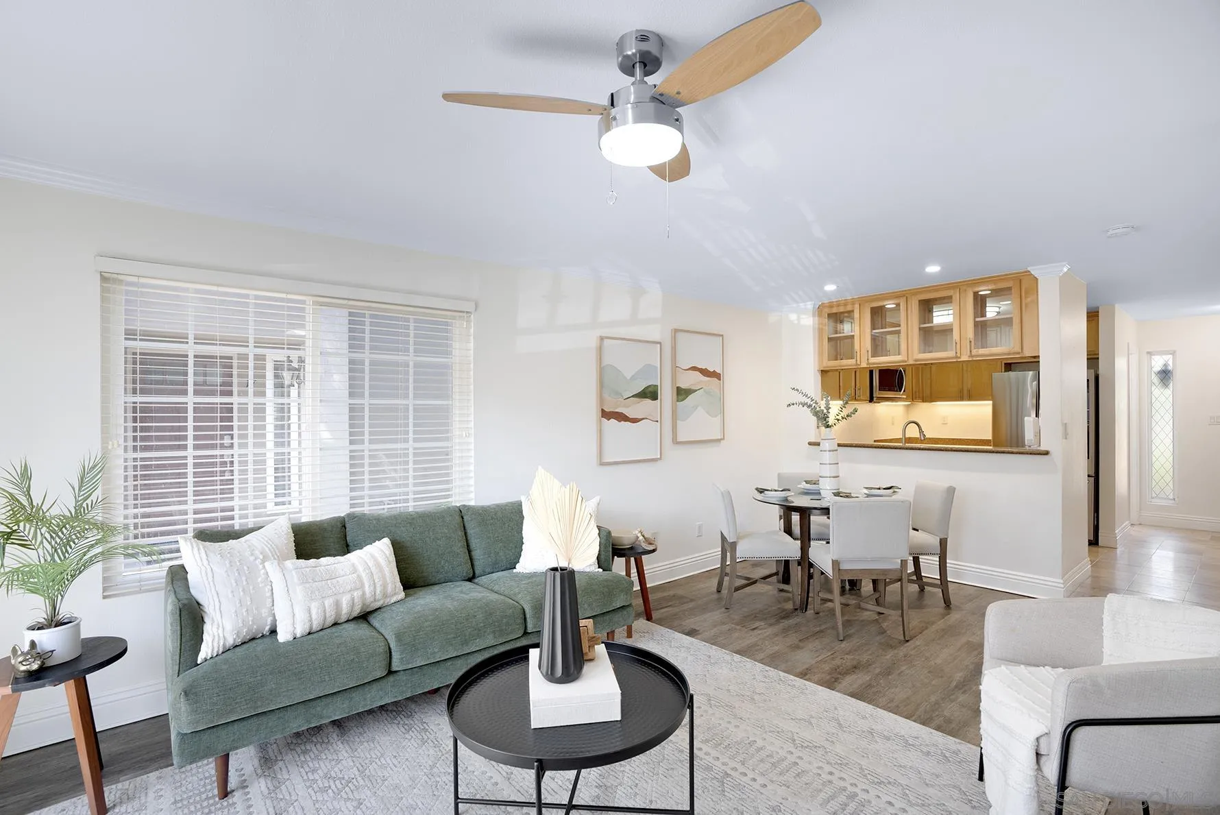 Photo #5: 240023578 Listing 