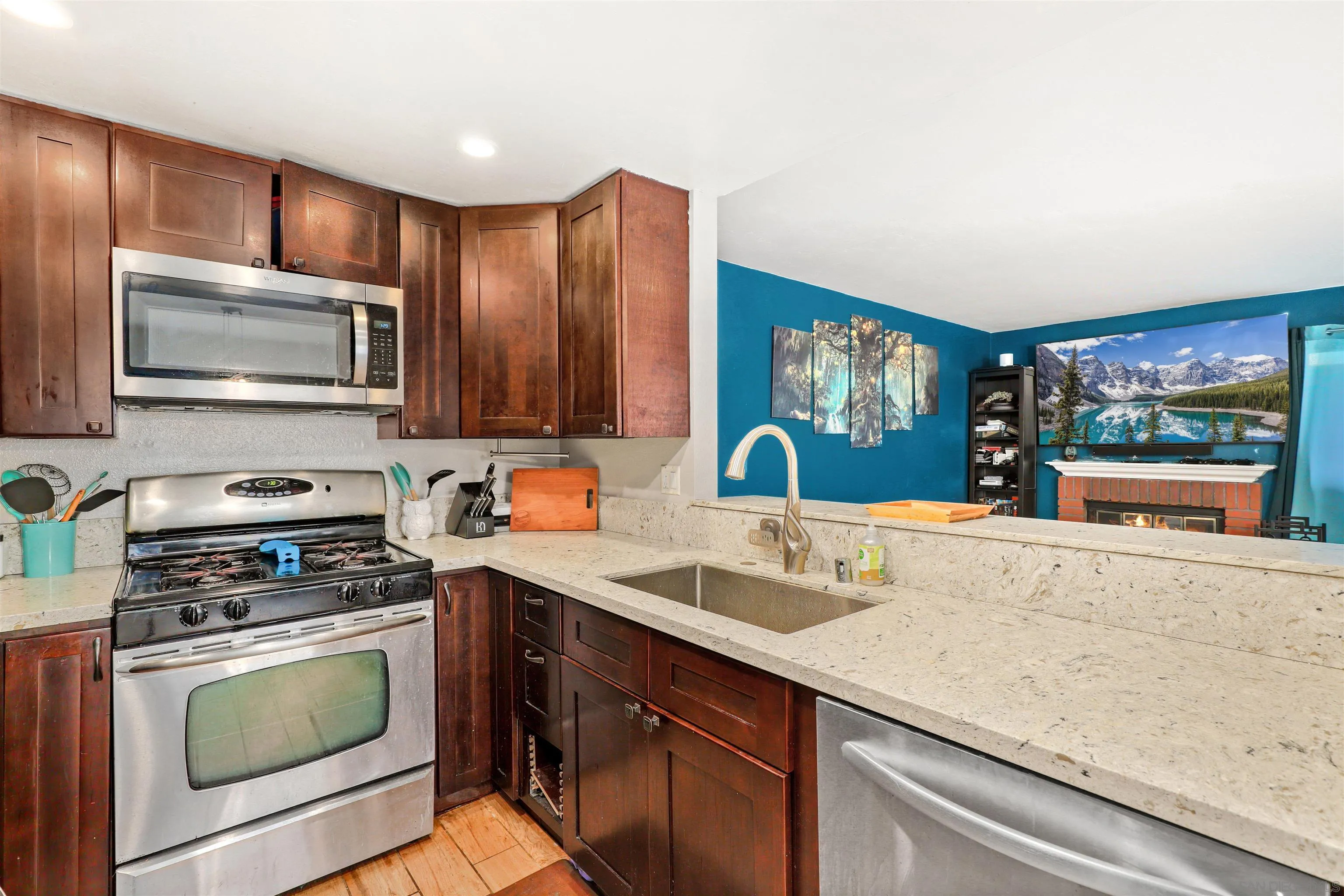 Photo #6: 240023629 Listing 
