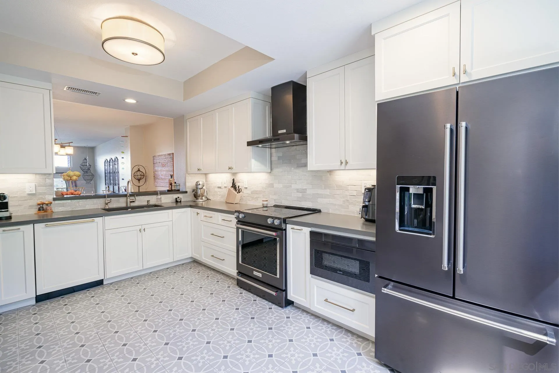Photo #6: 240023637 Listing 