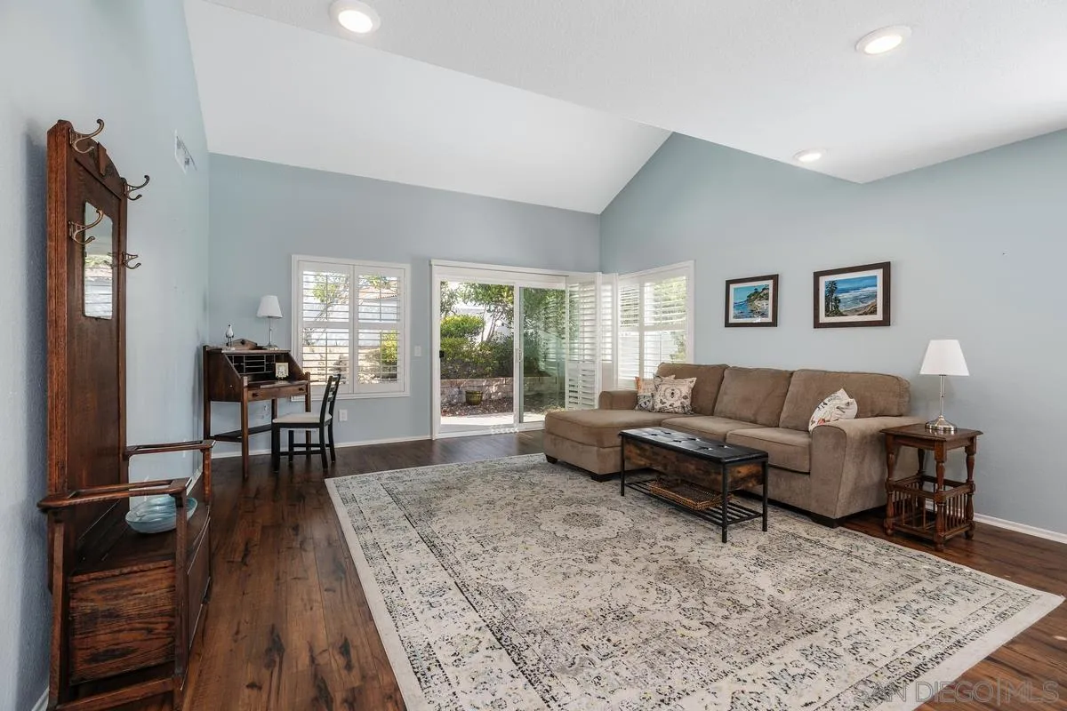 Photo #6: 240023769 Listing 