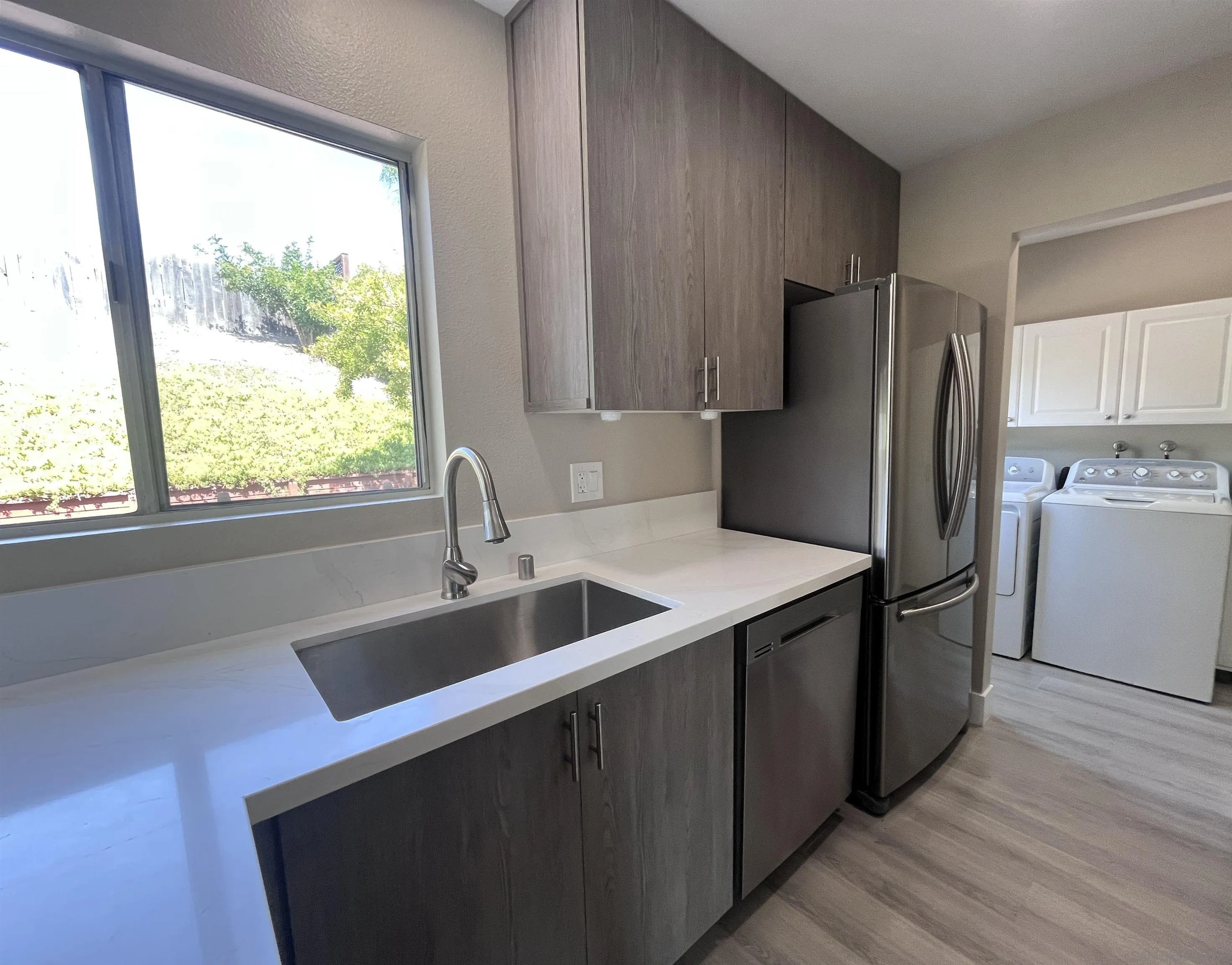 Photo #3: 240023836 Listing 
