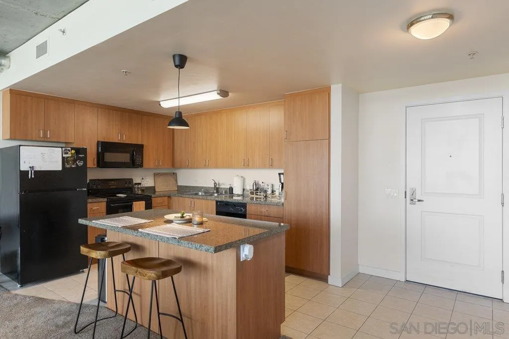 Photo #6: 240023887 Listing 