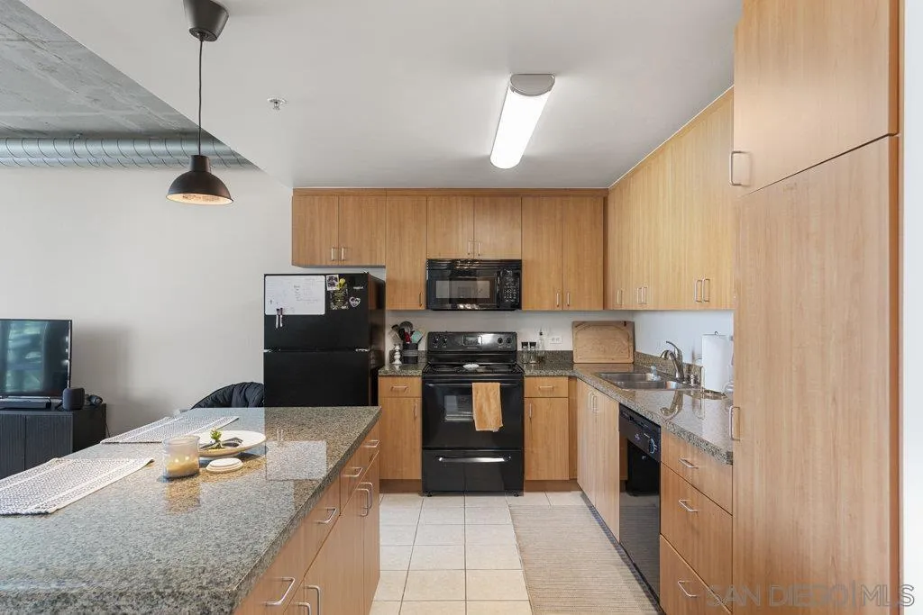 Photo #3: 240023887 Listing 