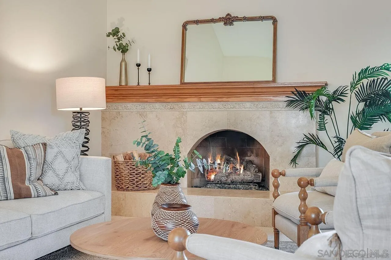 Photo #5: 240023889 Listing 