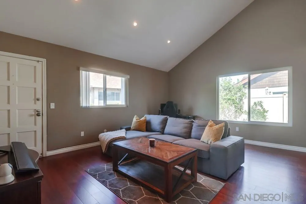 Photo #6: 240023981 Listing 