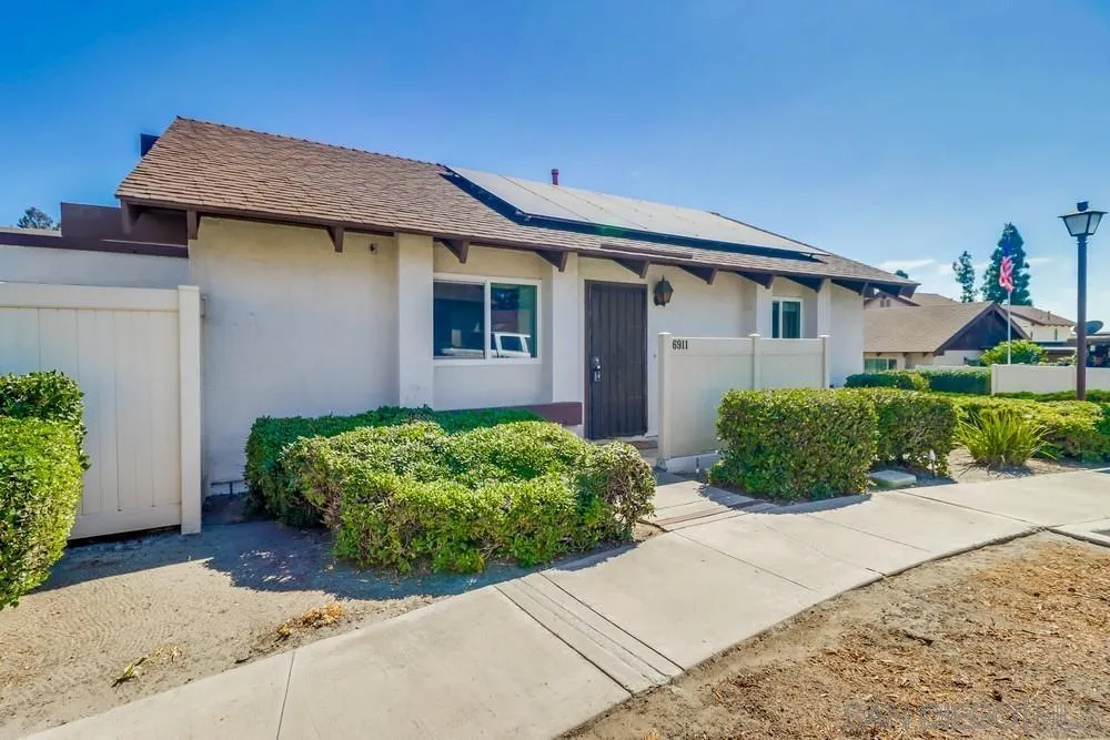 Photo #2: 240023981 Listing 