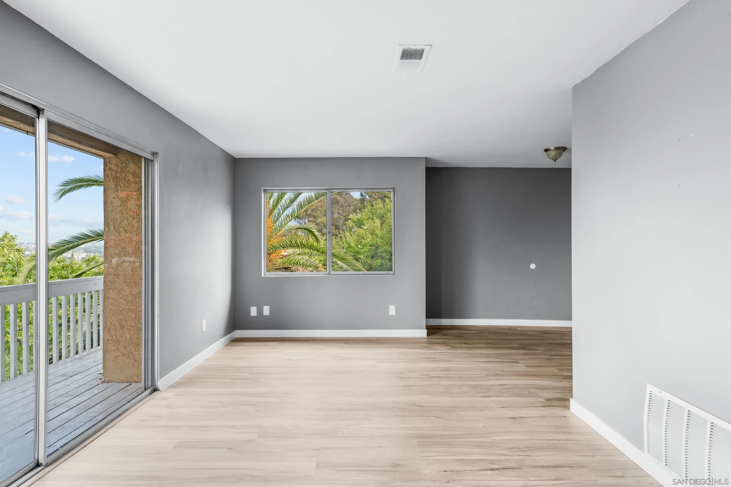 Photo #2: 240024010 Listing 