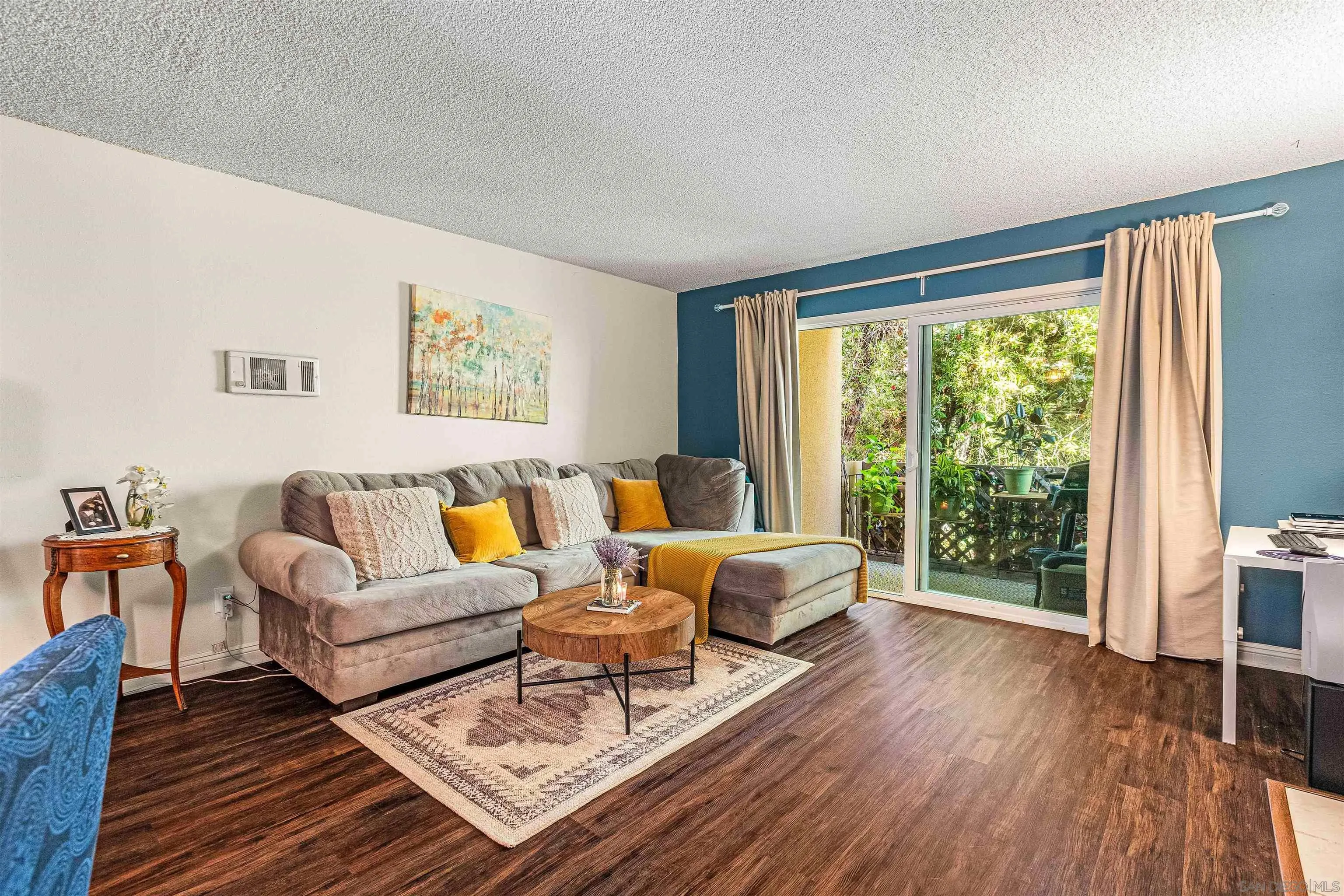 Photo #2: 240024034 Listing 