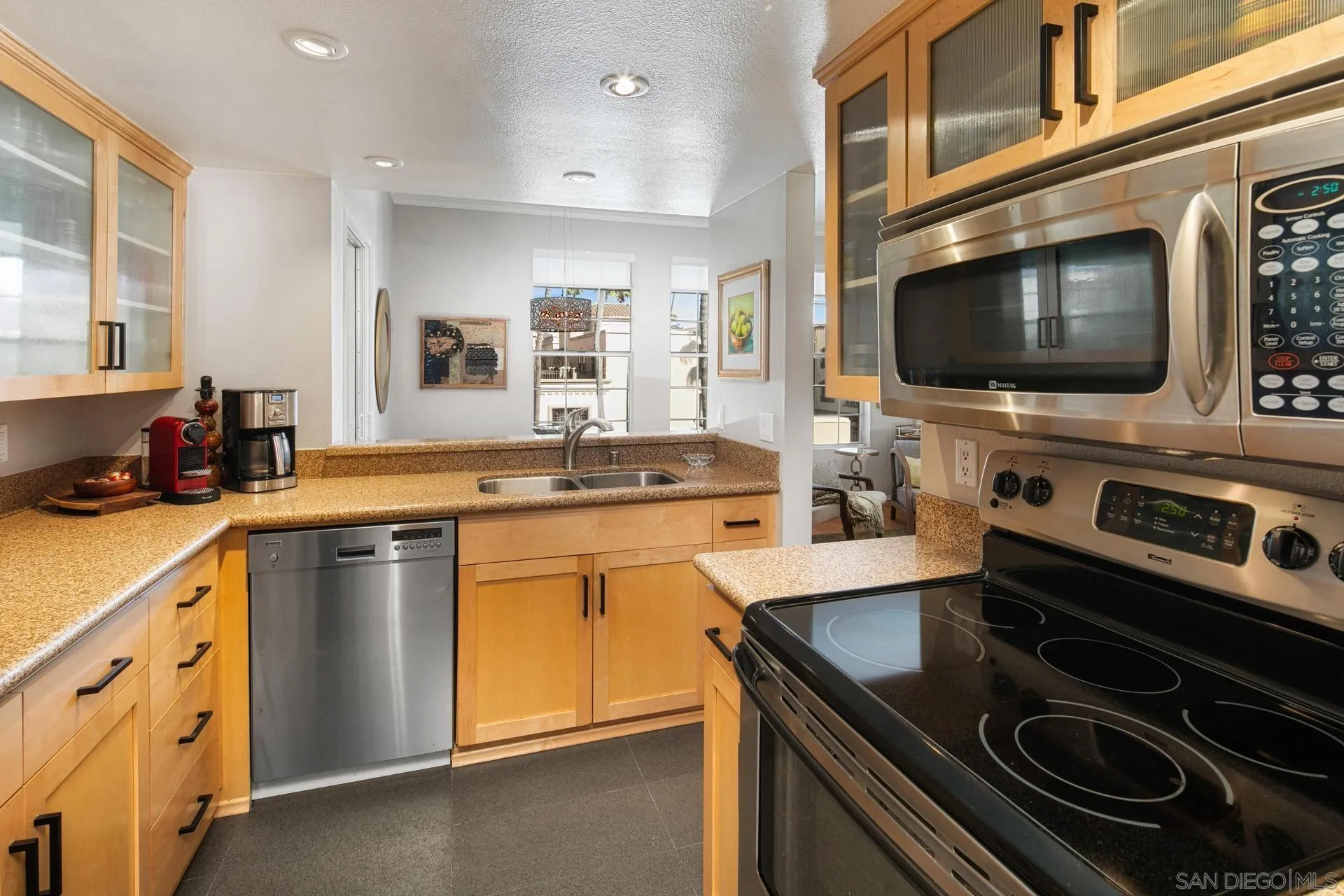 Photo #4: 240024085 Listing 