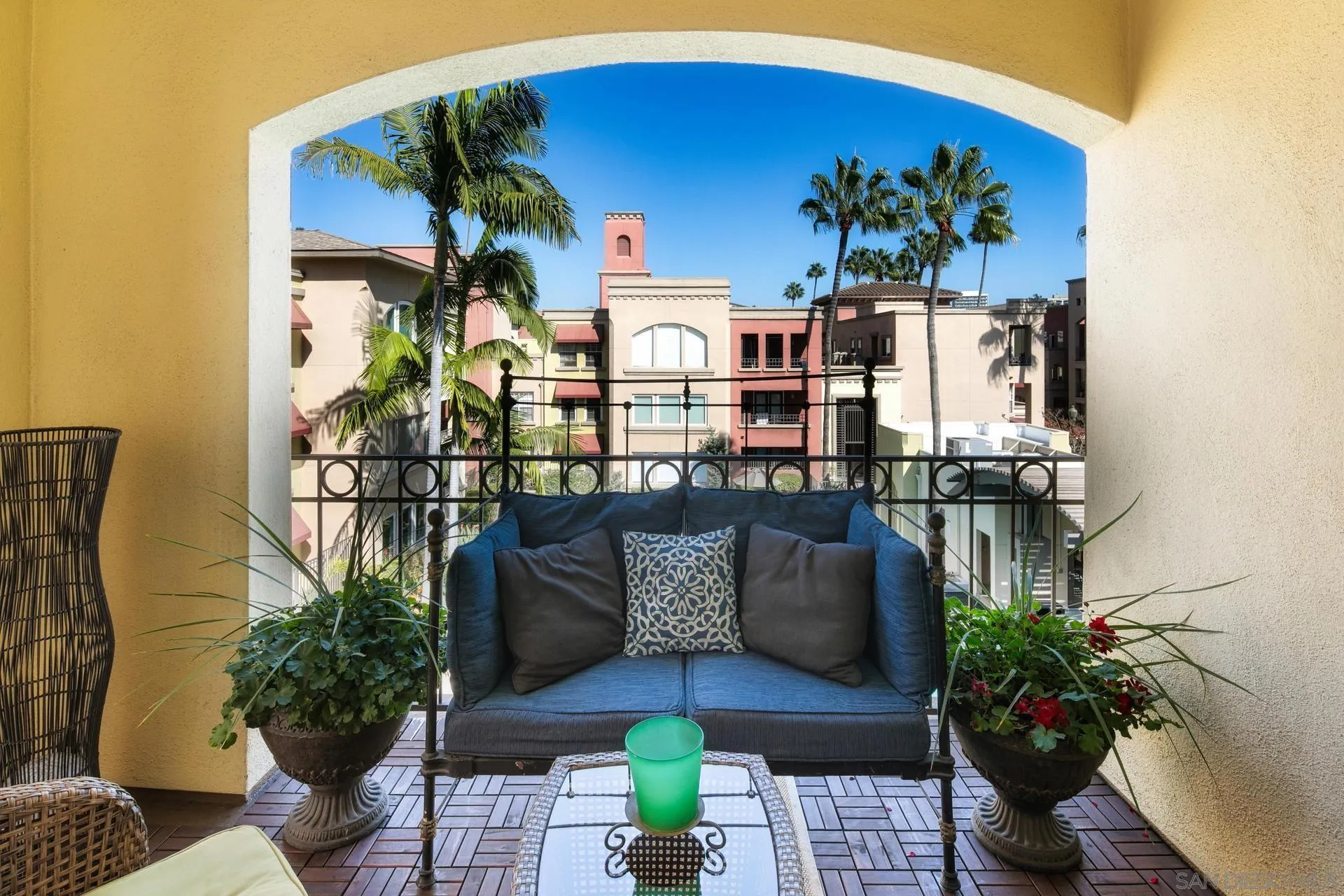 Photo #2: 240024085 Listing 