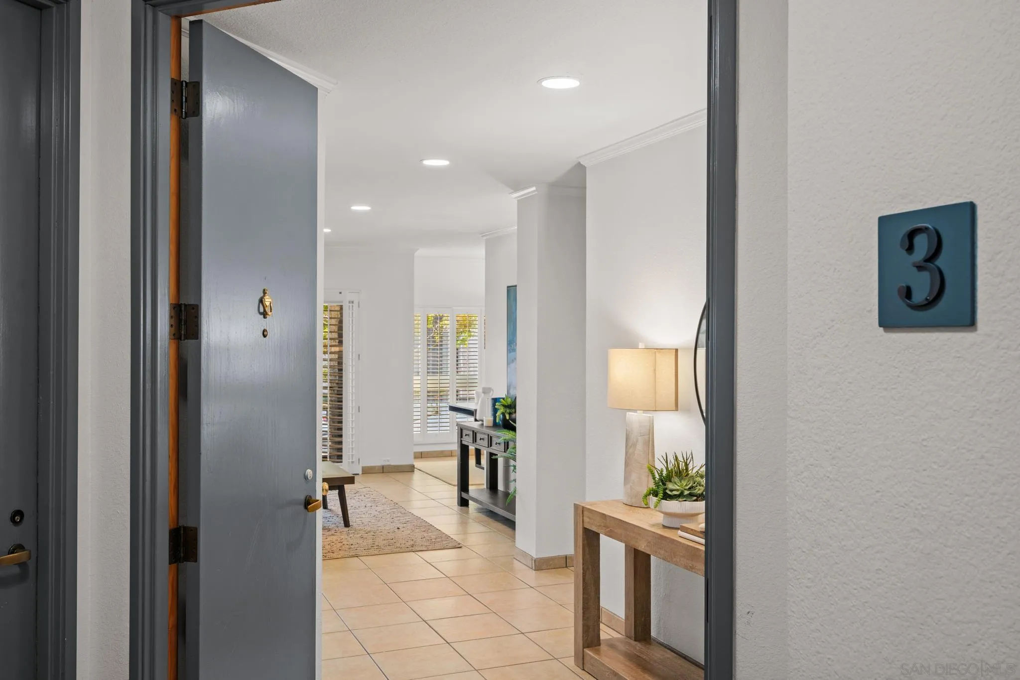 Photo #2: 240024095 Listing 