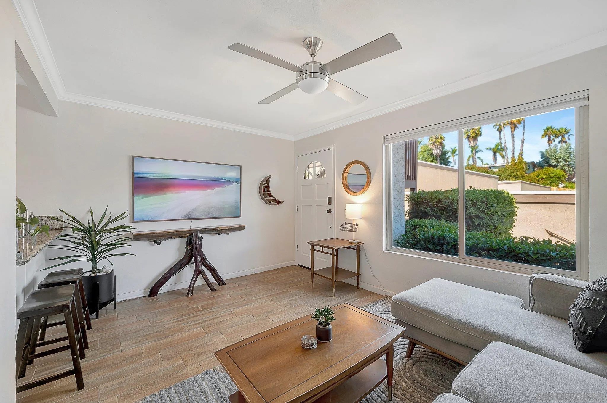 More Details about MLS # 240024221 : 615 VINE ST. UNIT #6