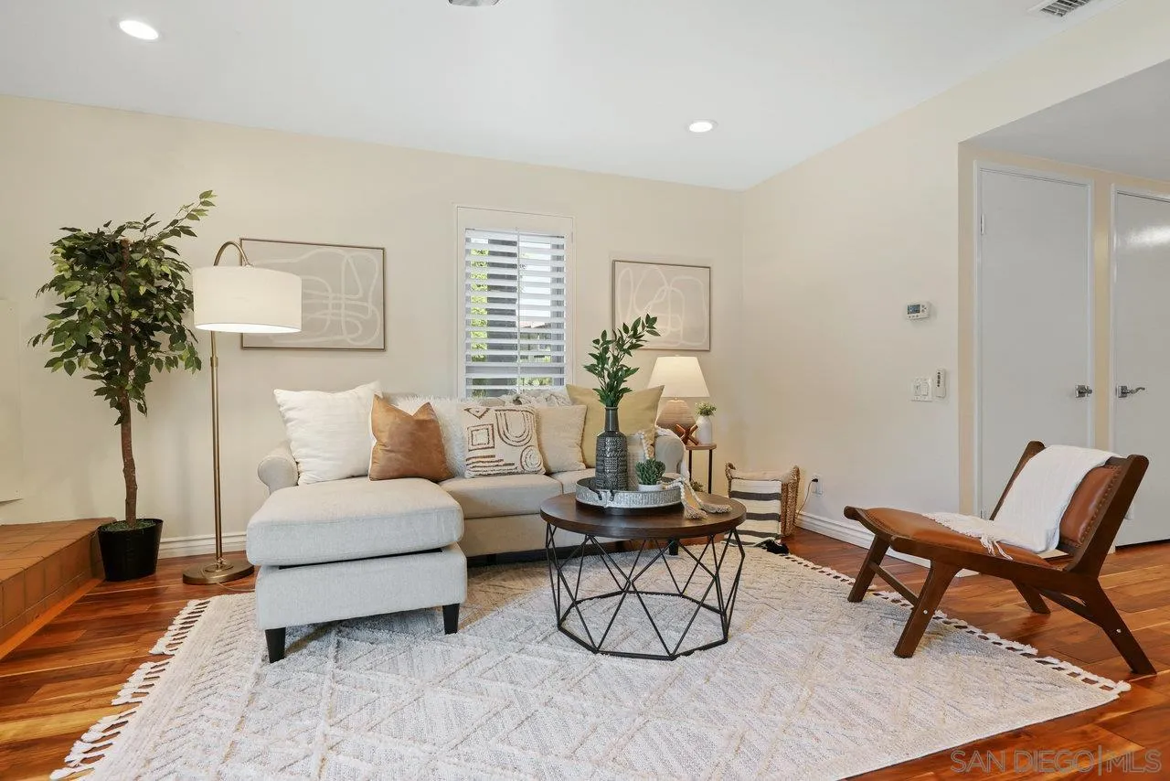 Photo #6: 240024228 Listing 