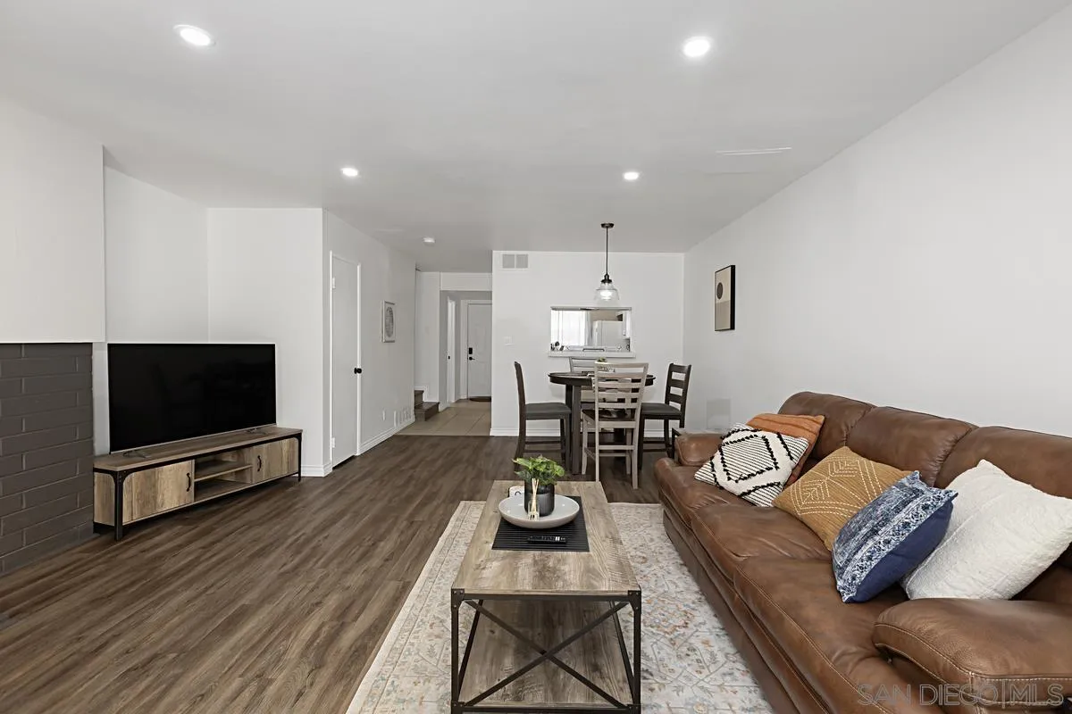 Photo #2: 240024232 Listing 