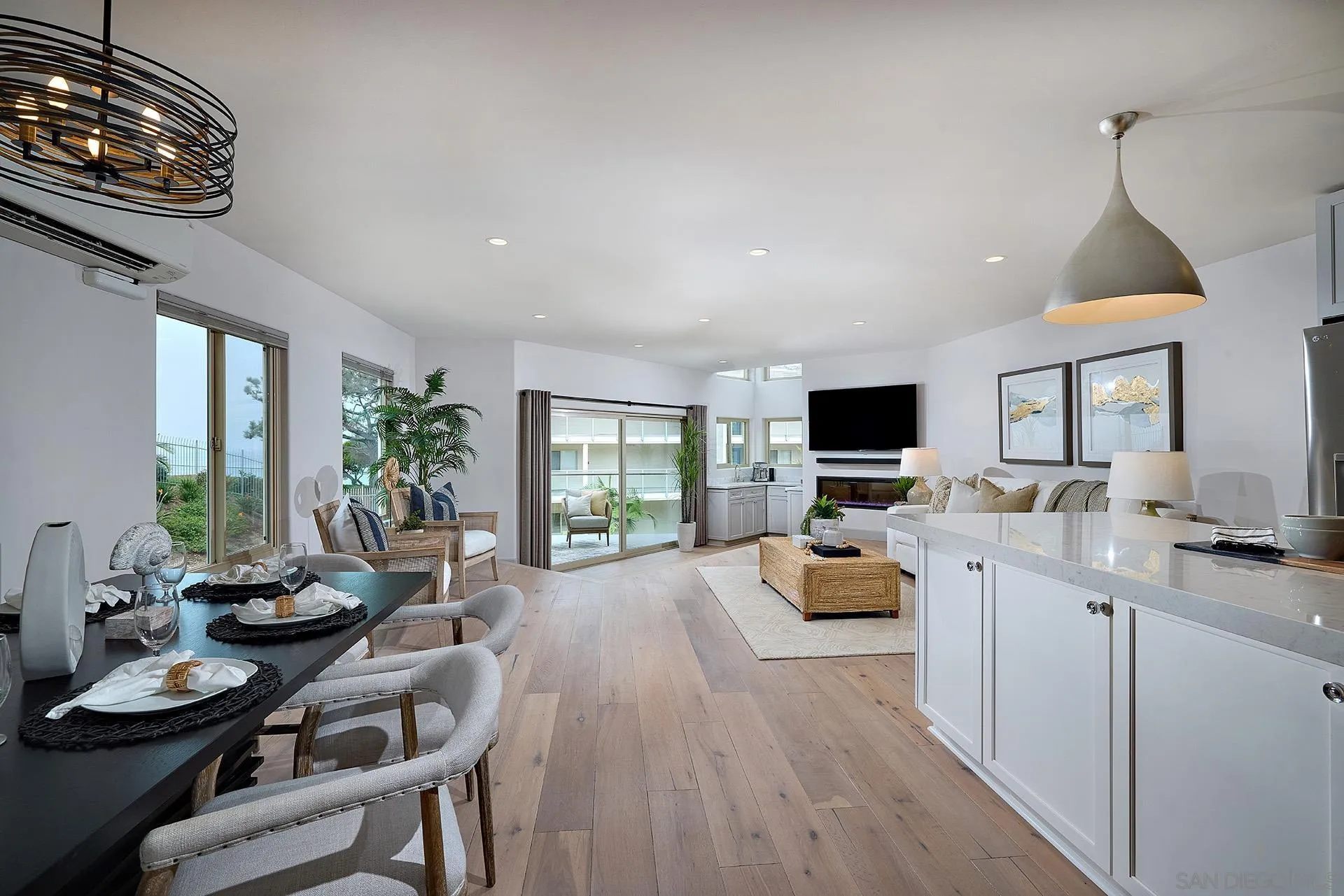 Photo #2: 240024234 Listing 