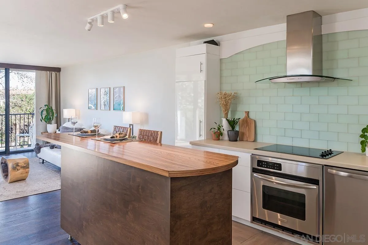 Photo #5: 240024276 Listing 
