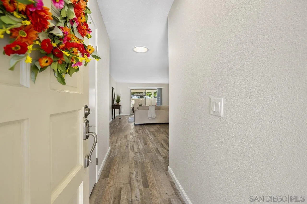 Photo #6: 240024298 Listing 